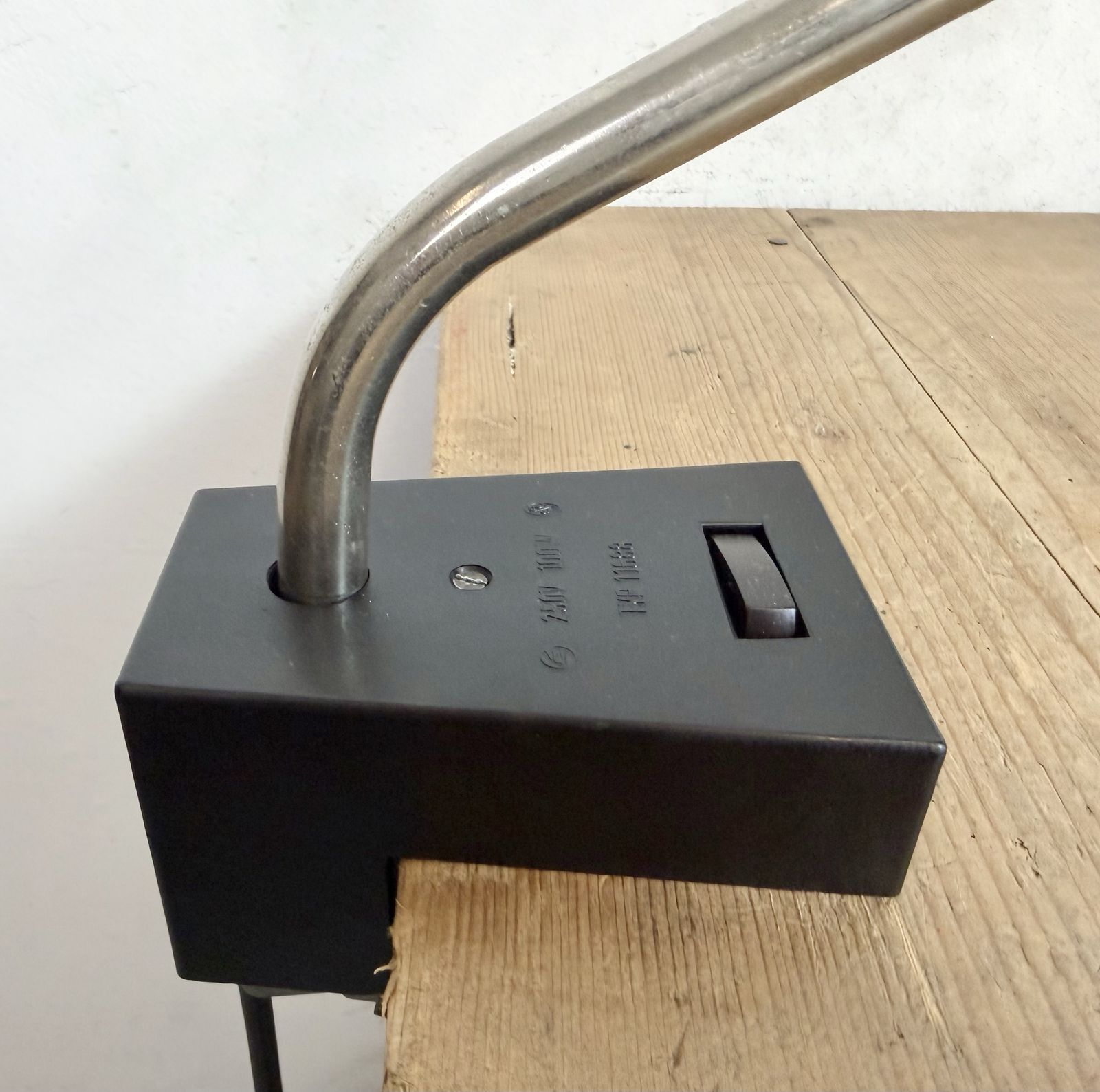 photo vintage Grey Industrial Factory Office Desk Lamp From Elektrosvit, 1970s