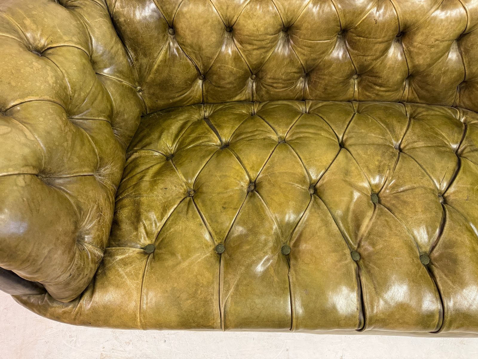 19th Century Chesterfield In Patinated Leather photo Furniture
