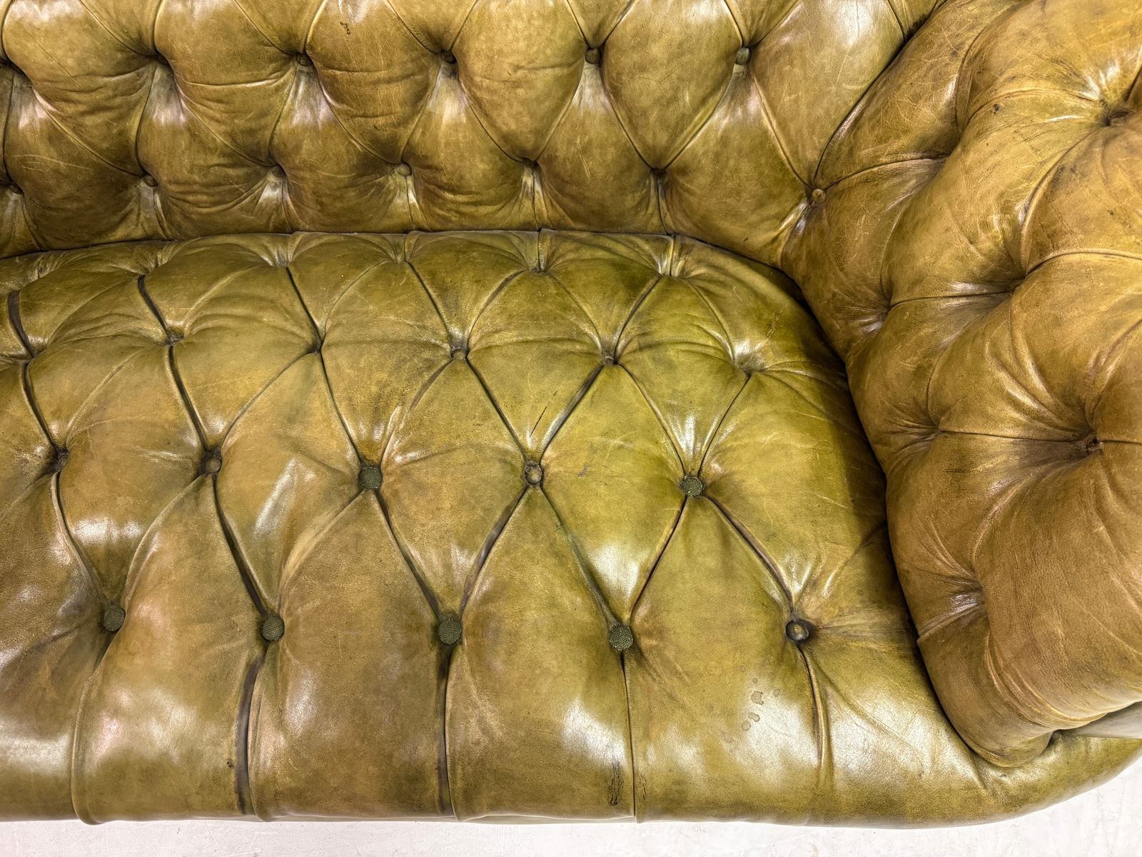 19th Century Chesterfield In Patinated Leather photo 1895.0