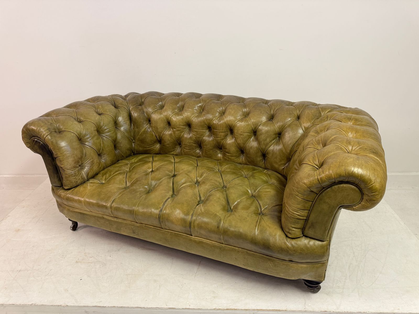 photo vinterior 19th Century Chesterfield In Patinated Leather