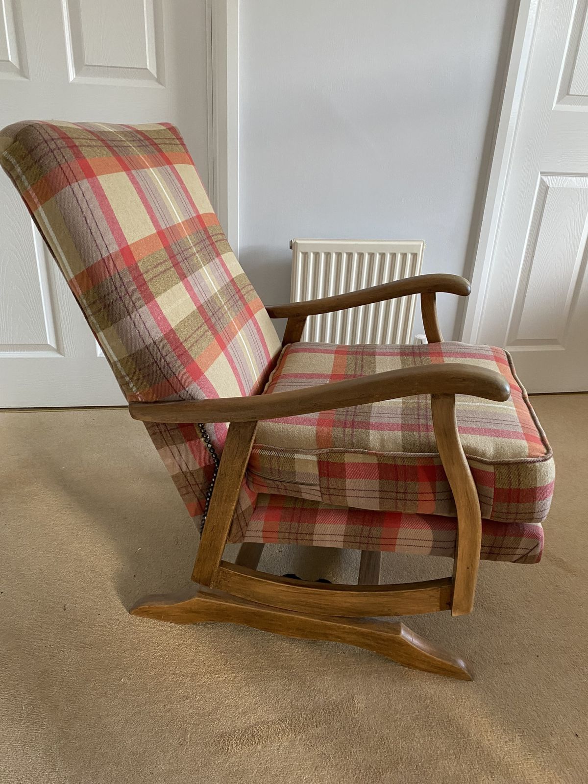 Rocking Chair 20th Century In Oak, Upholstered In Tartan photo vintage