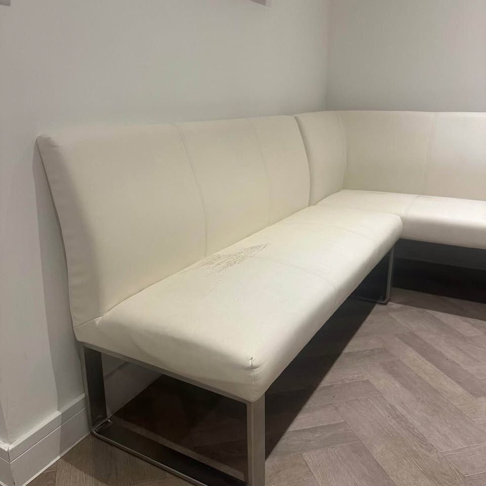 5 Seater White Faux Leather & Stainless Steel Left Hand Corner Kitchen Sofa photo 250.0