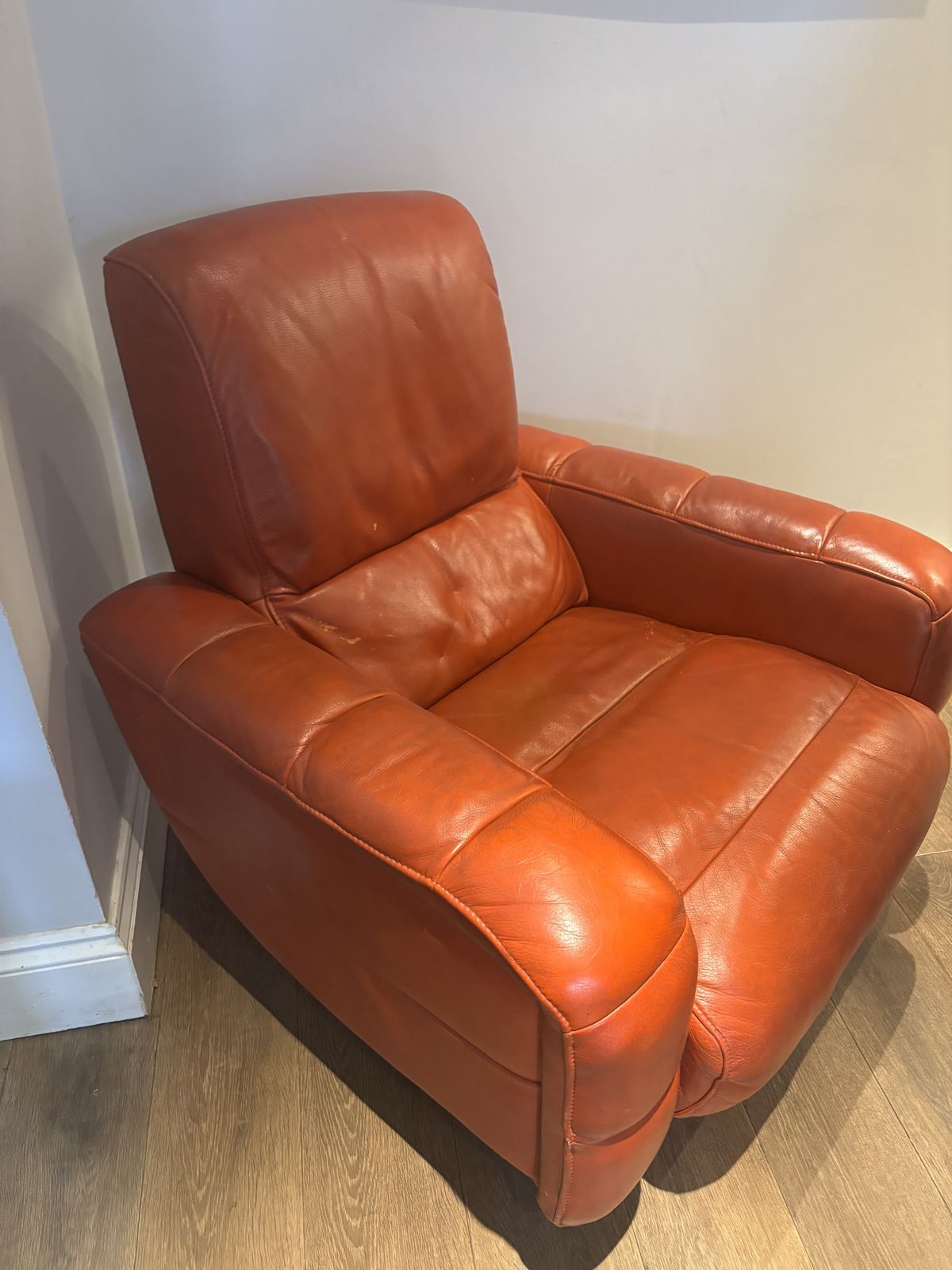 Retro Orange Leather Swivel Chair