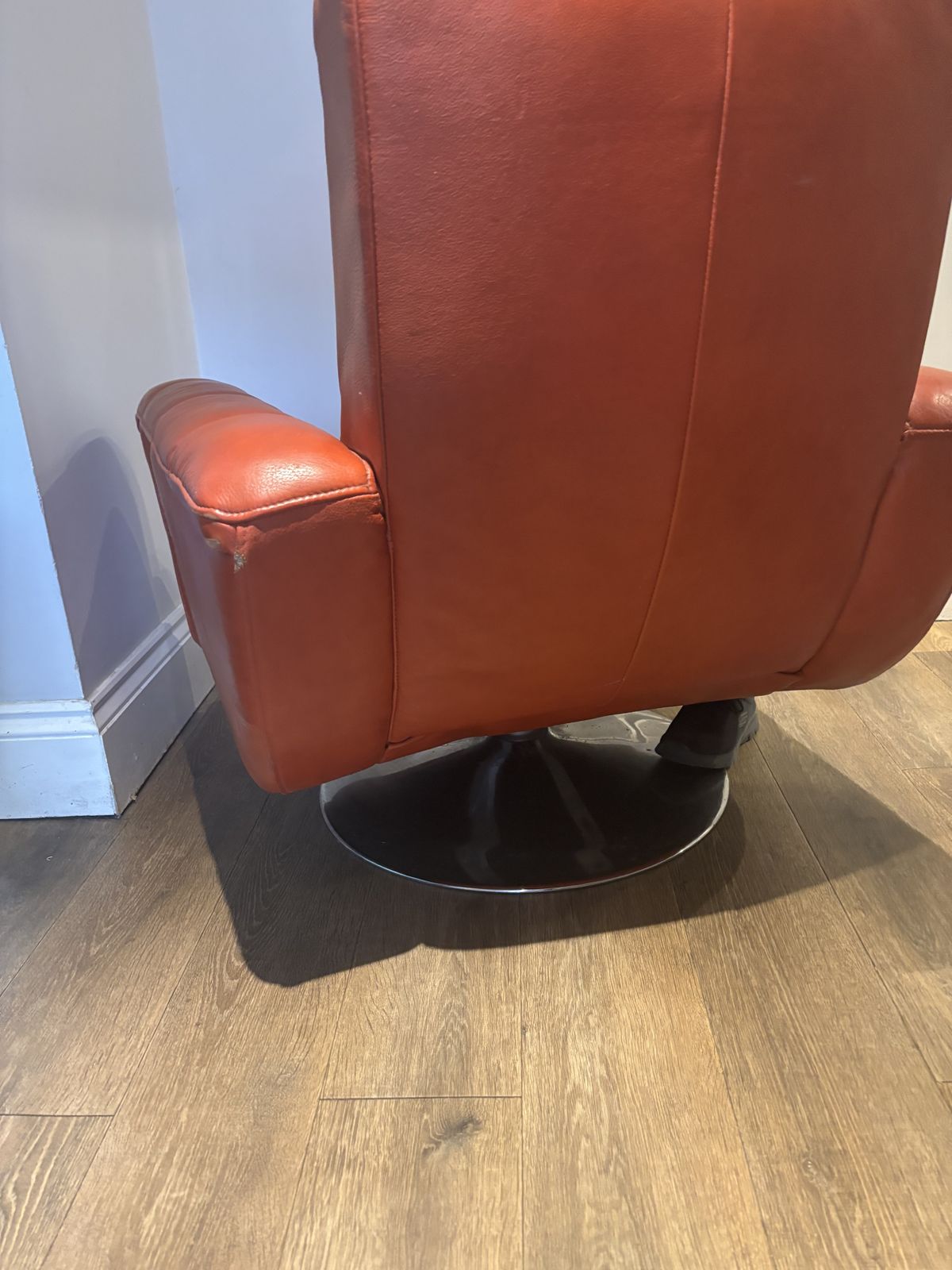 Retro Orange Leather Swivel Chair photo Furniture