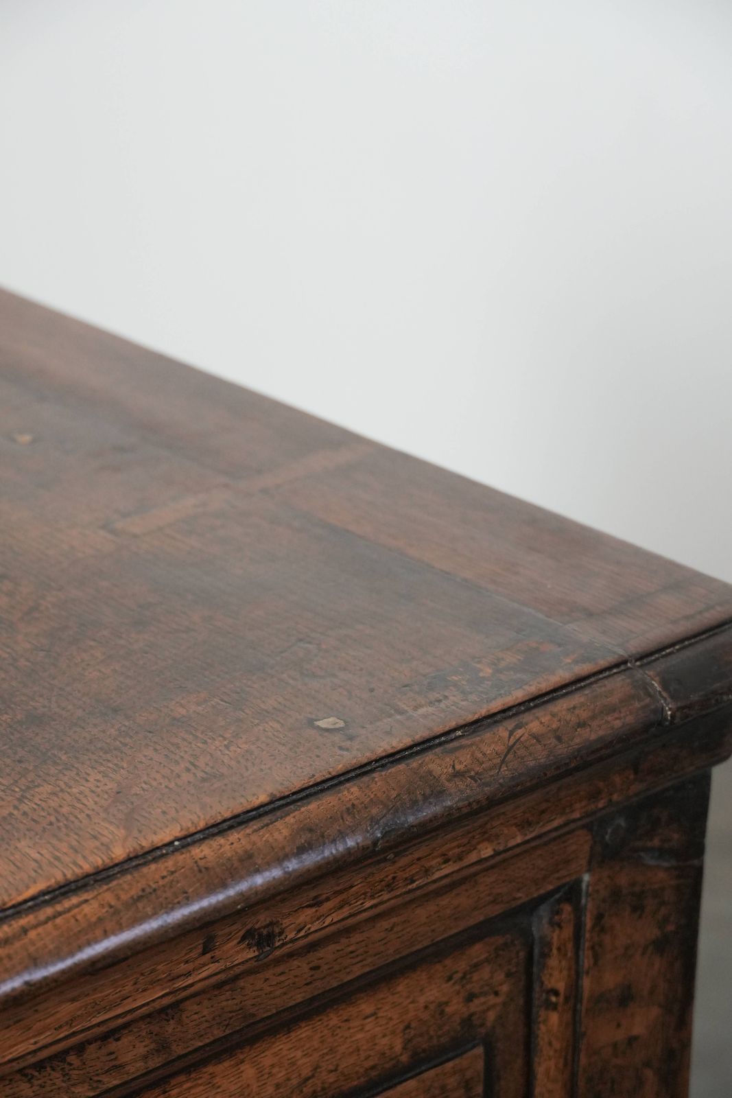 photo for sale Indrukwekkend Antiek Engels Dressoir, Begin 18e Eeuw, Eiken Met Decoratieve Elementen