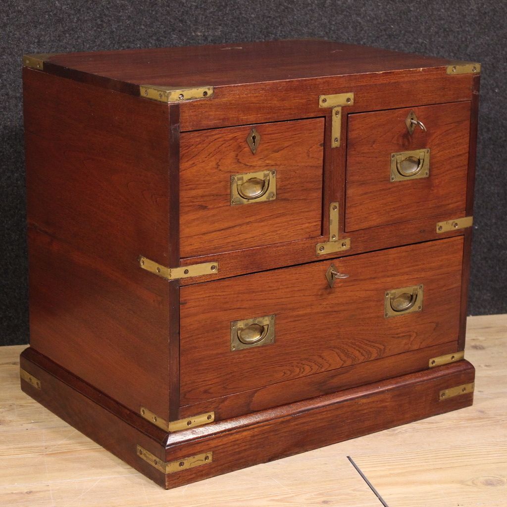 photo furniture Pair Of English Naval Style Bedside Tables From The 20th Century