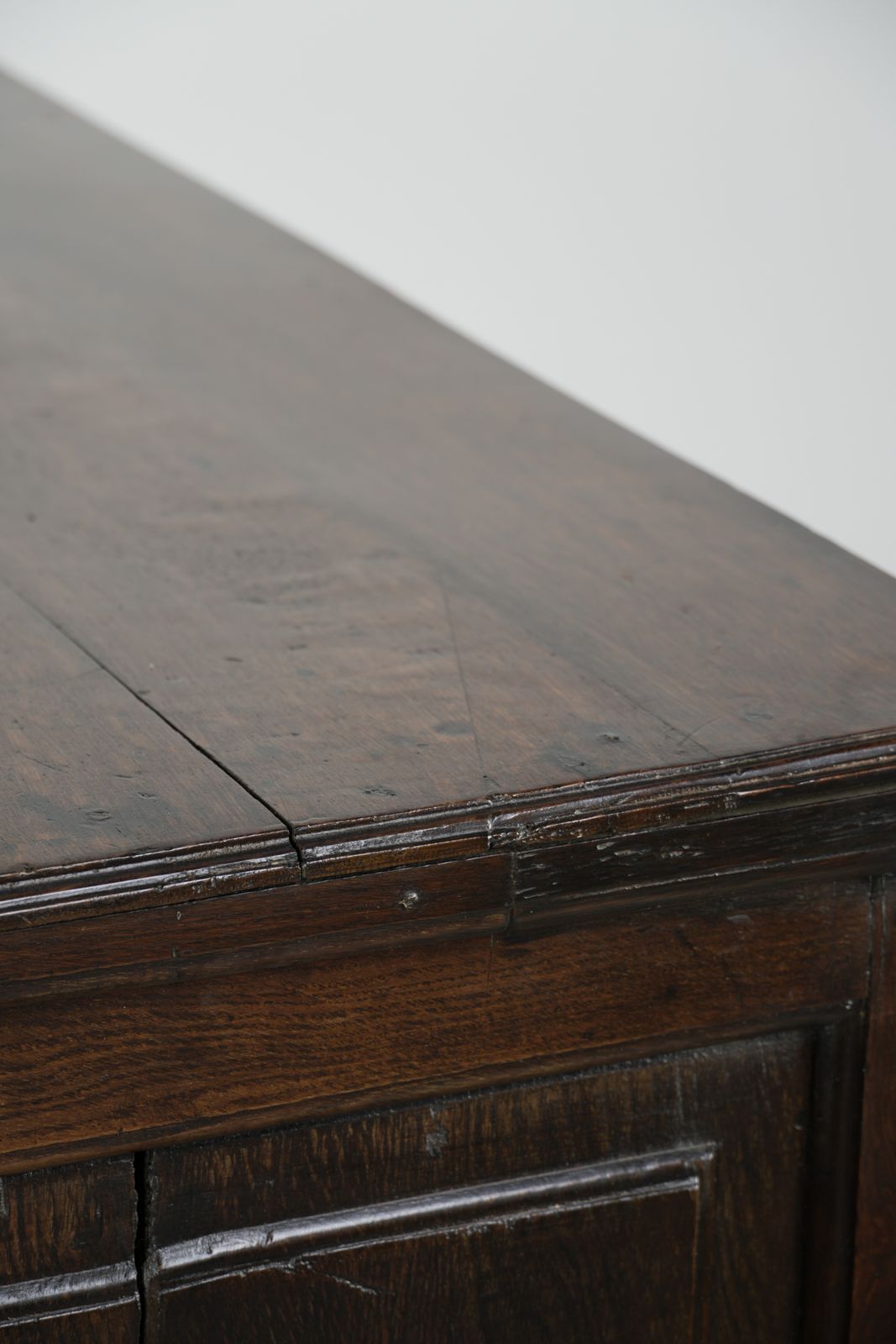 Large And Impressive English Antique Oak Chest Of Drawers/Commode From The Early 18th Century With 5 Drawers photo buy