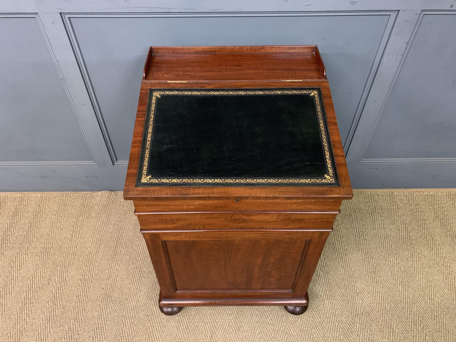 Gillows Early Victorian Mahogany Davenport photo Furniture