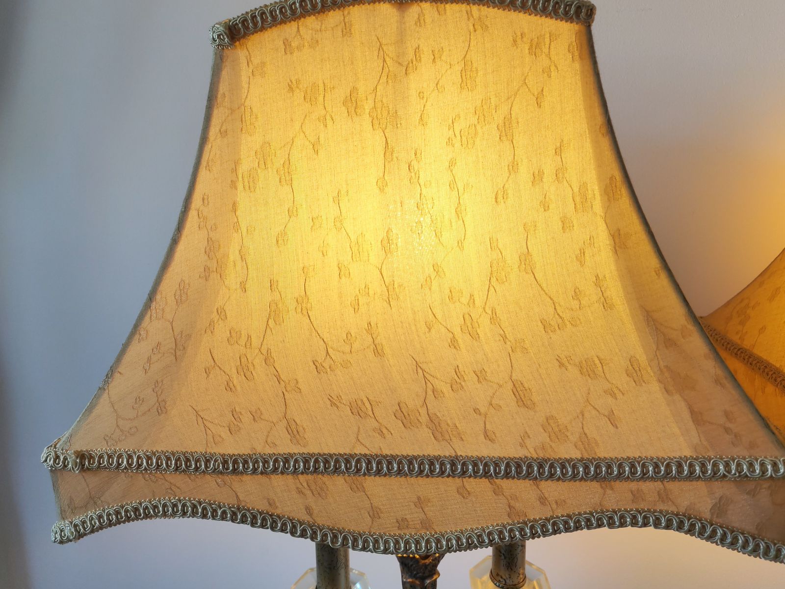 Pair Of Large 1990s Hollywood Regency Gilt Metal Table Lamps With Floral Silk Shades photo 365.0