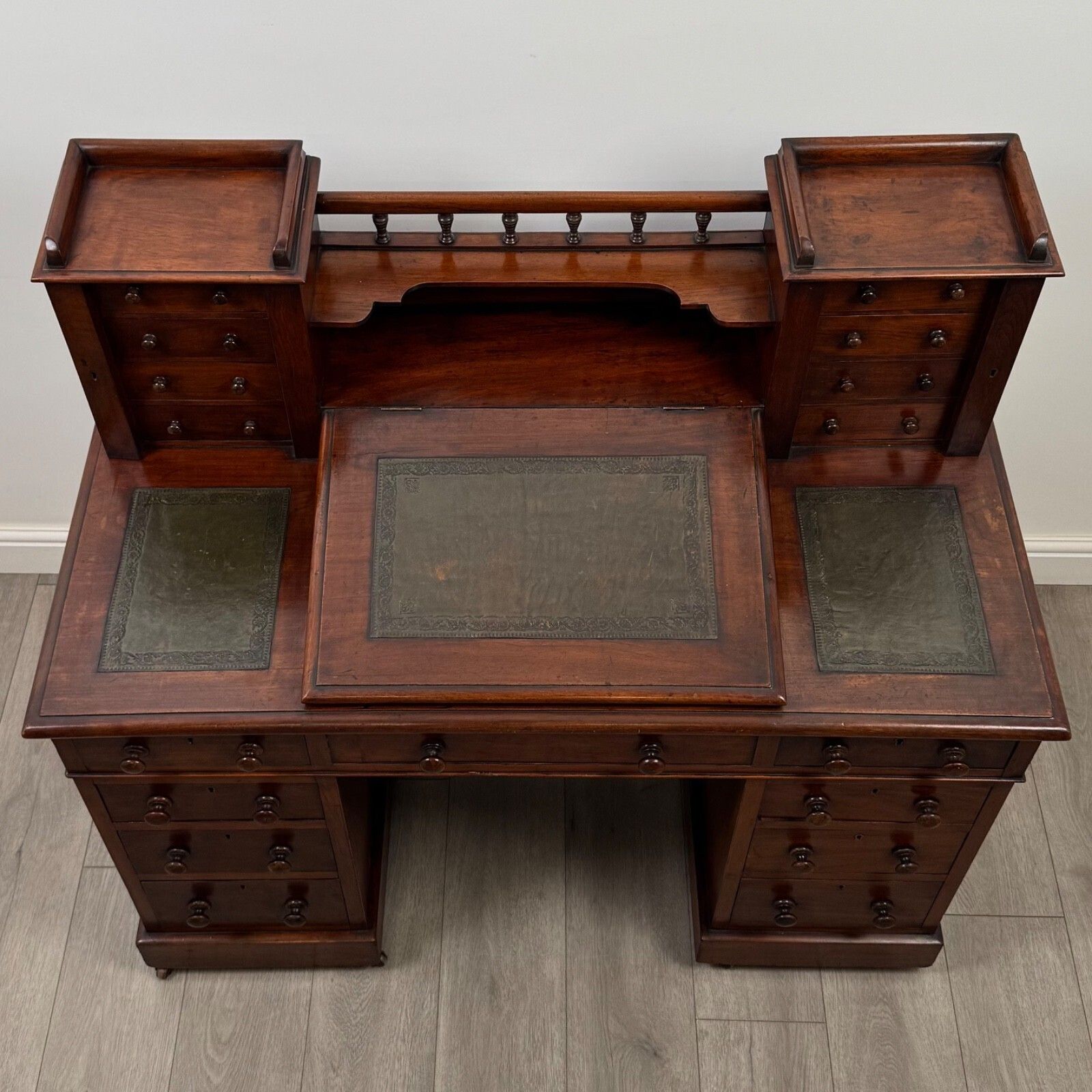 photo for sale Antique 19th Century Victorian Dickens Desk In Mahogany ( Af 5416 )