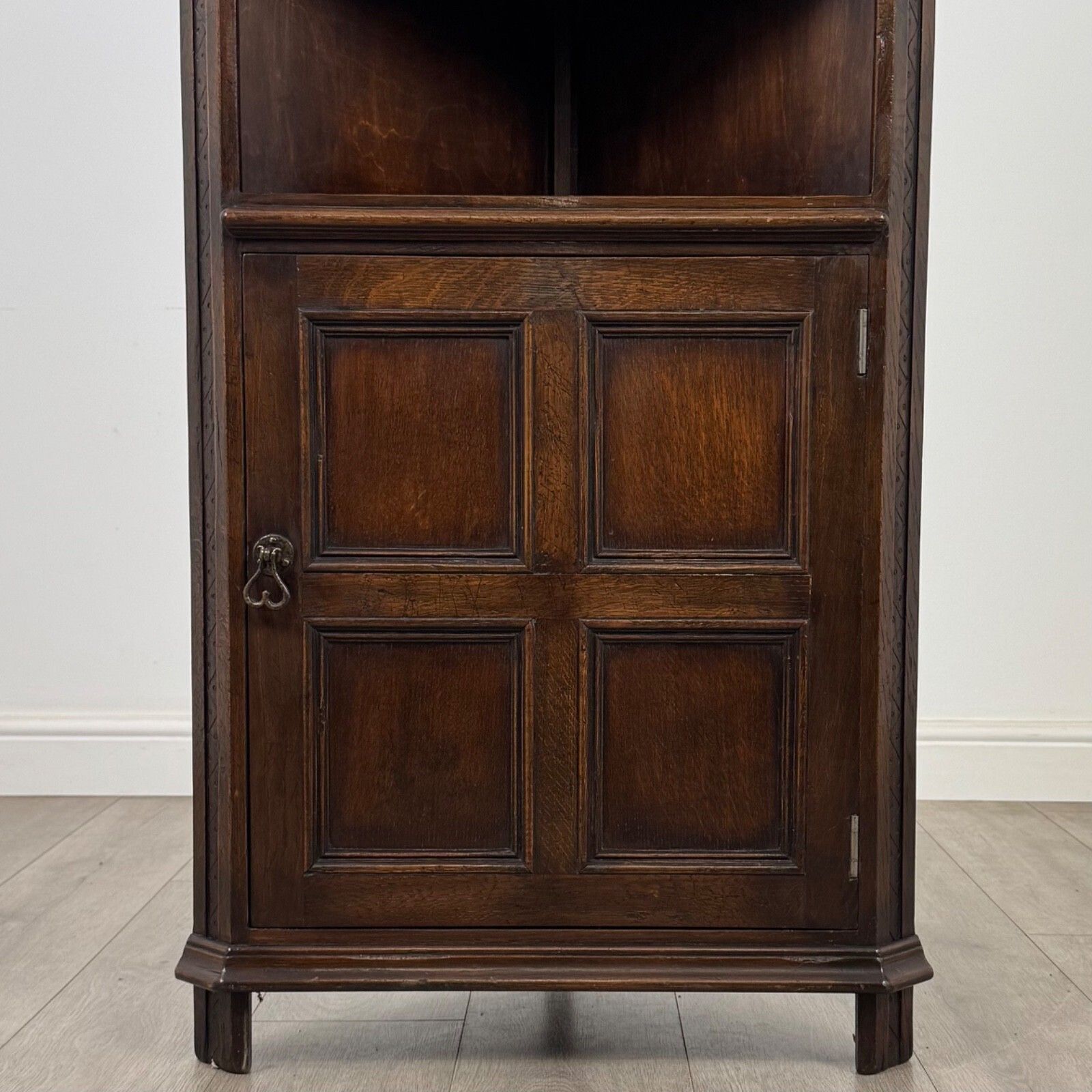 Antique 20th Century Carved Oak Corner Cabinet ( Af 5395 ) photo 495.0