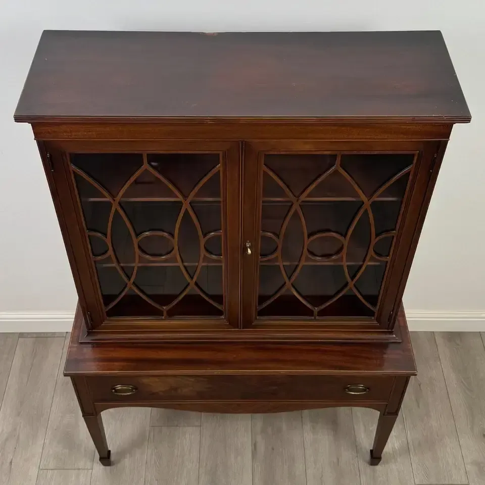 photo furniture Antique 20th Century American Display Cabinet In Mahogany