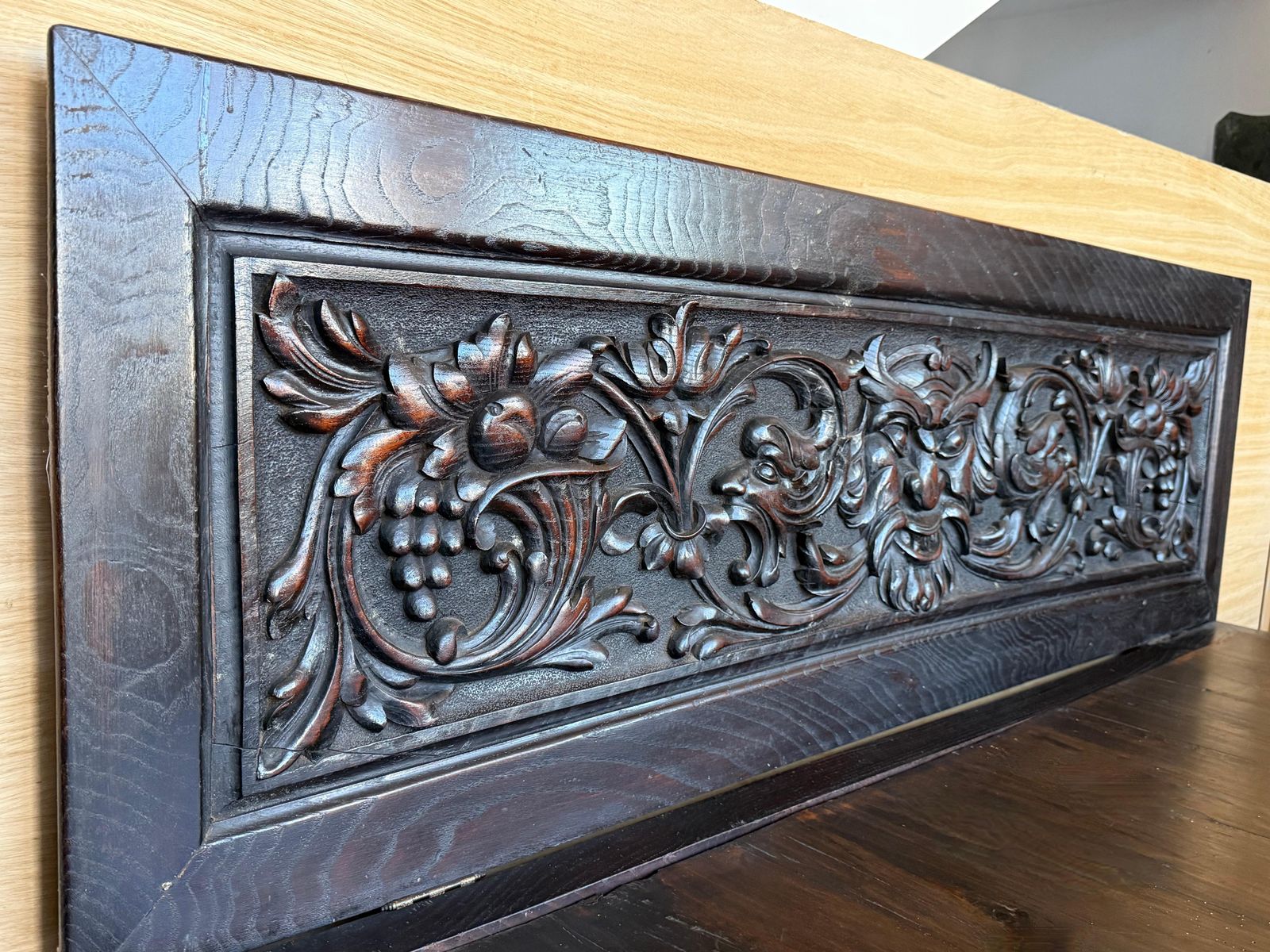 photo furniture Banc de hall baroque espagnol à coffre, XIXe siècle