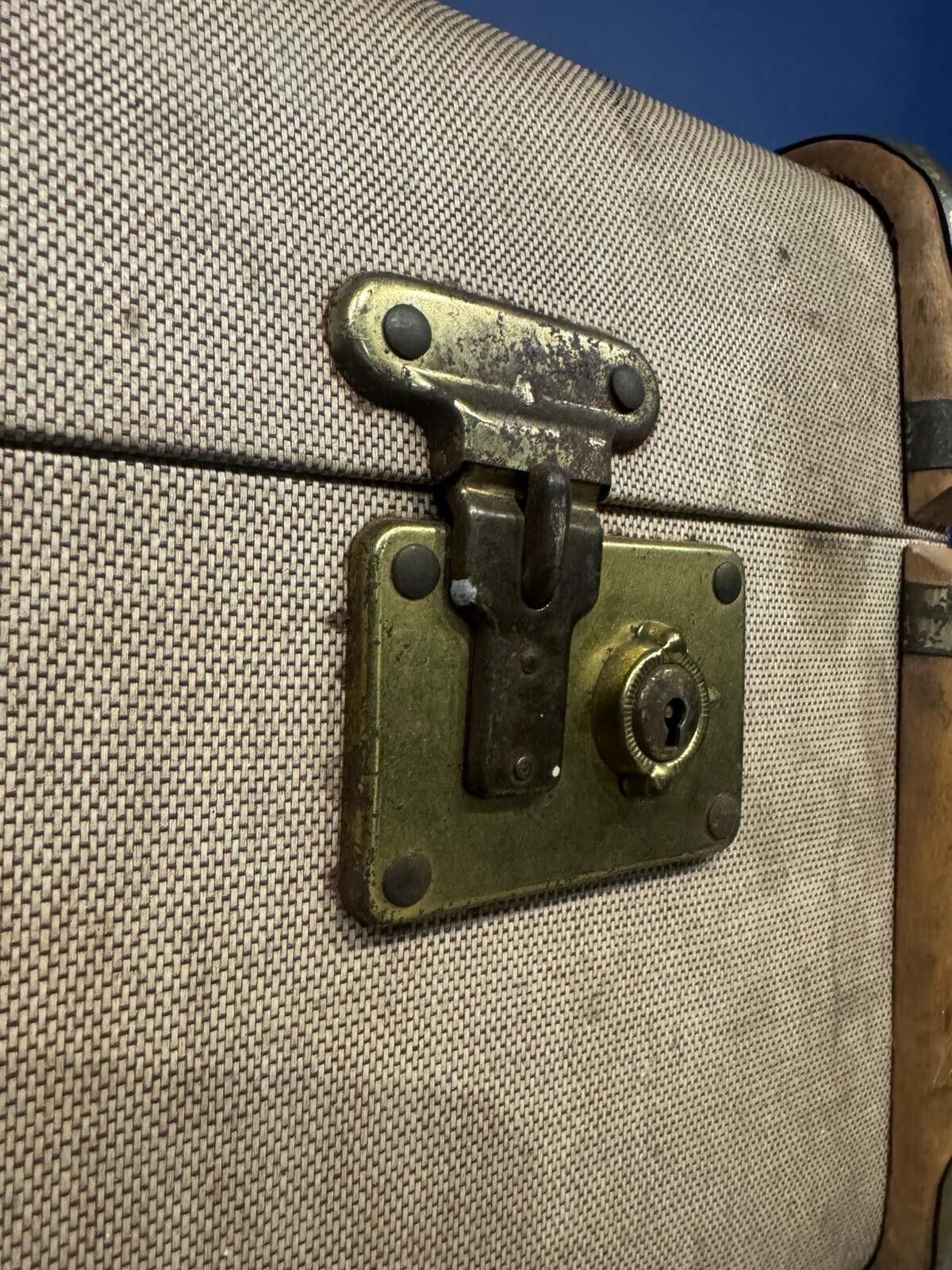 Antique Suitcase Wood And Canvas Gentlemen's Vintage Prop Art Deco Classic Car photo vintage