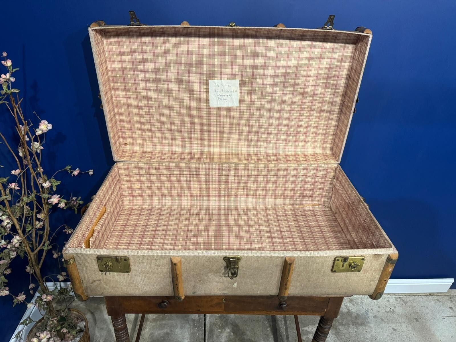 photo buy Antique Suitcase Wood And Canvas Gentlemen's Vintage Prop Art Deco Classic Car