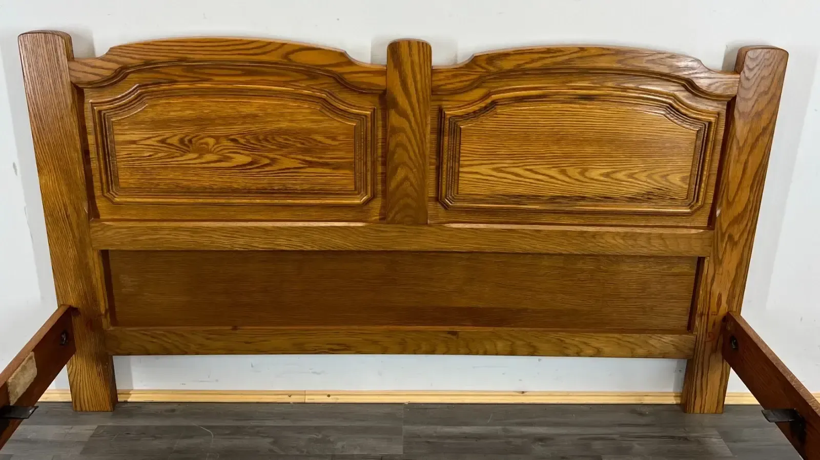 Bed Vintage French Style Oak King Size Carved Frame Carved Headboard Lot 2175 photo vinterior