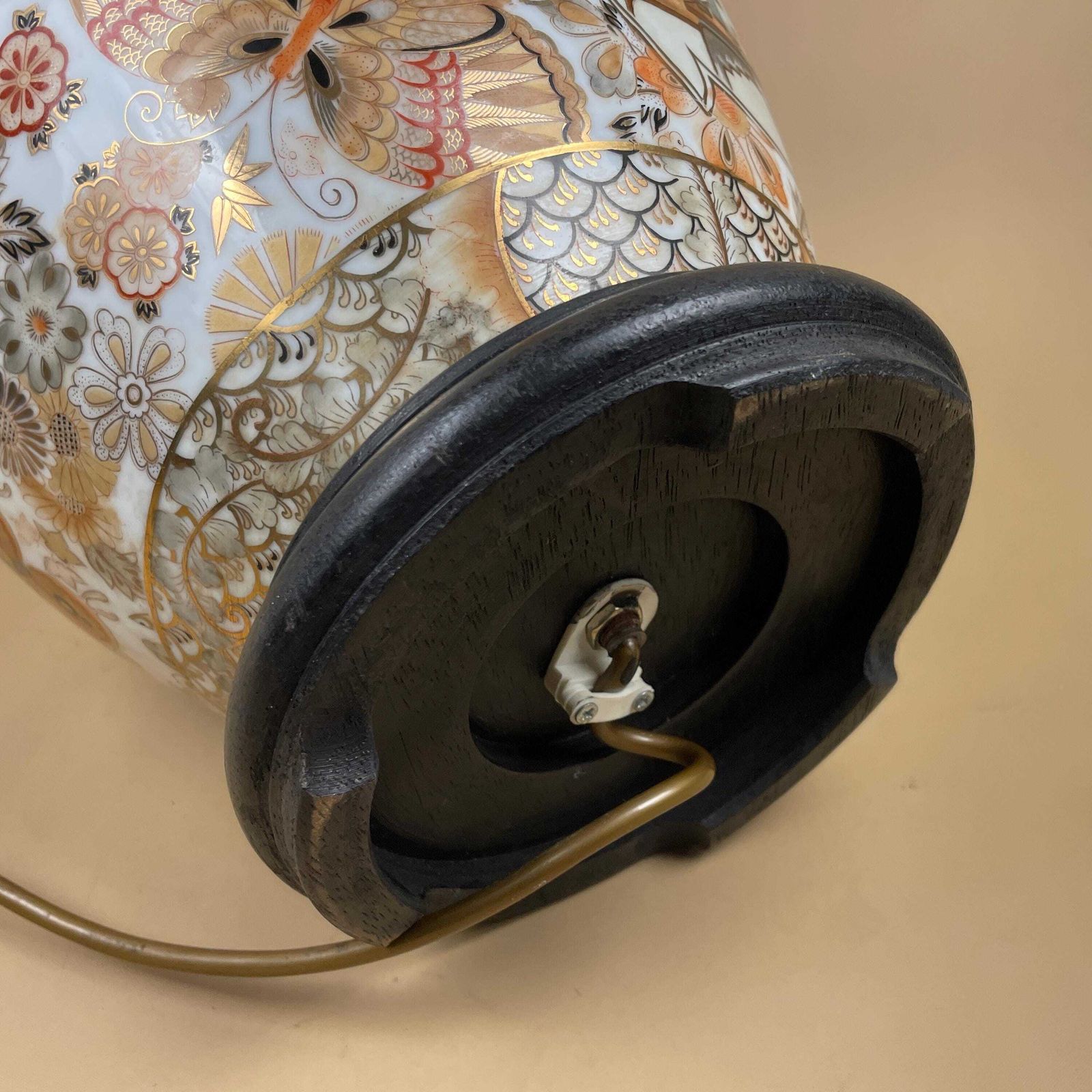 photo buy Oriental Ceramic Lamp Light Bedside Table Hand Painted Design Pattern Wood Base Japanese Vase Antique Brass Vintage Ginger Jar White Japan