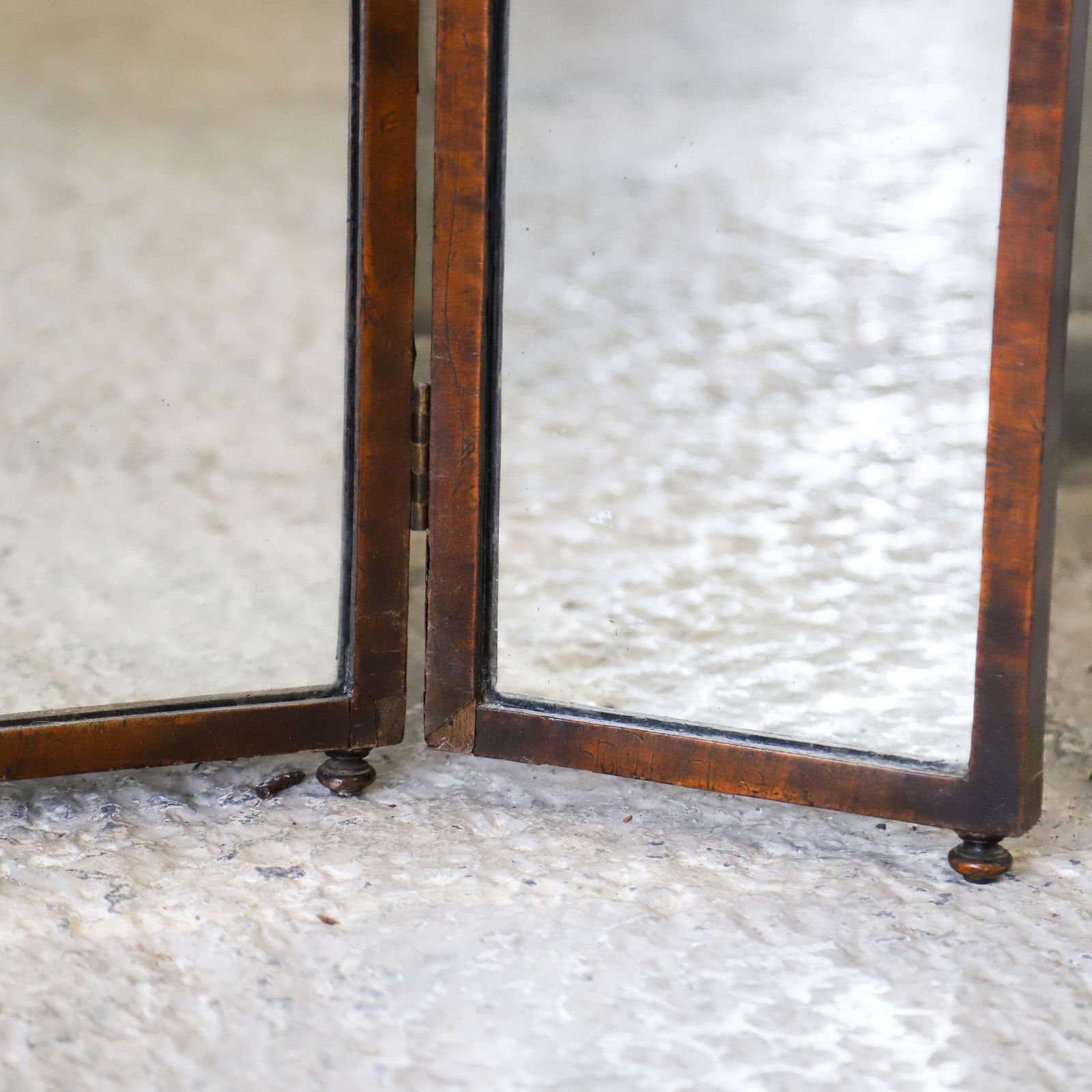 photo furniture Early 20th‑Century Mahogany Campaign Table Top Triple Mirror With Folding Panels