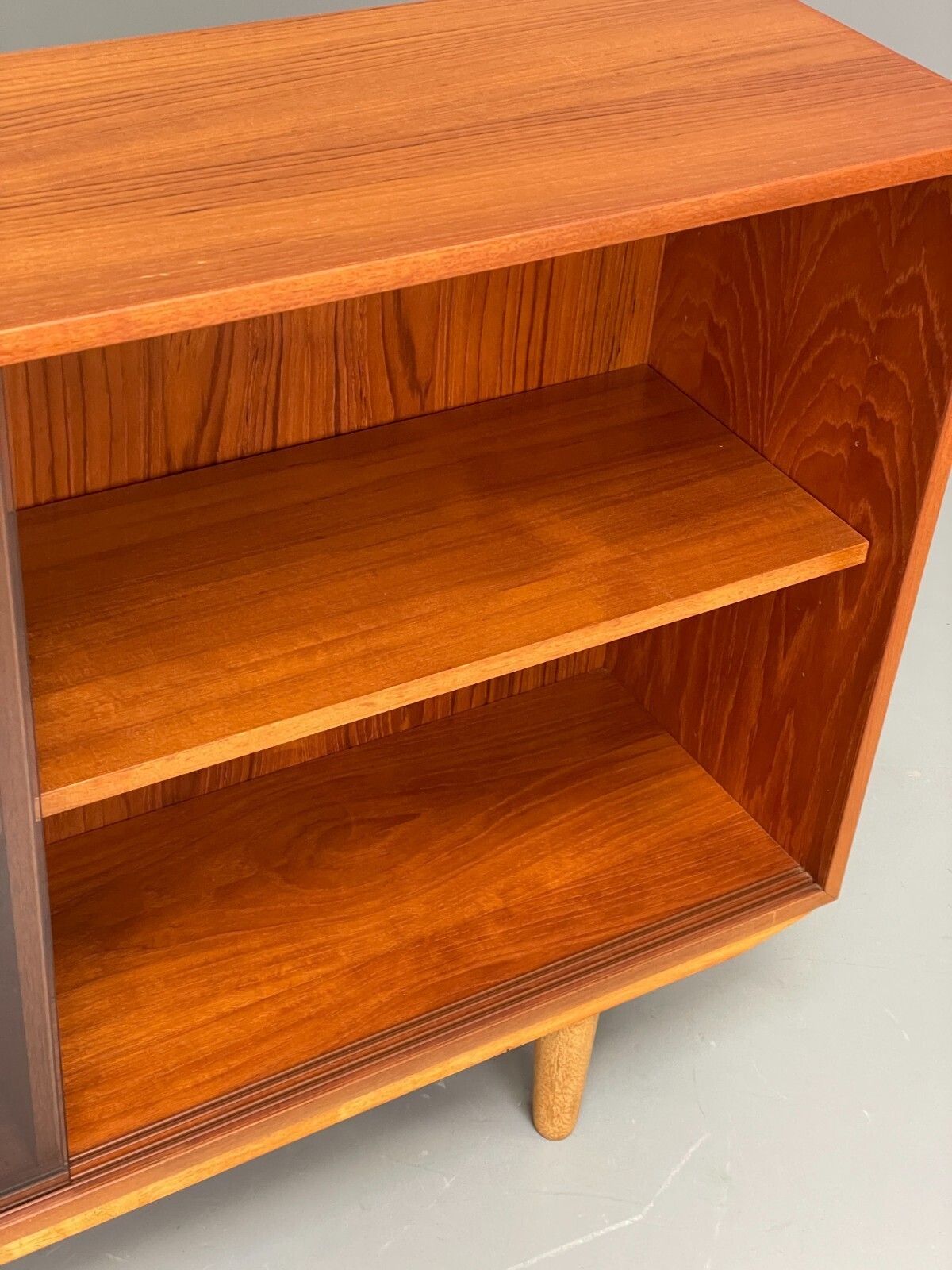 photo vintage Vintage Teak Glazed Bookcase Danish 1970s Shelving Glass Retro Eb11797 Mwoo