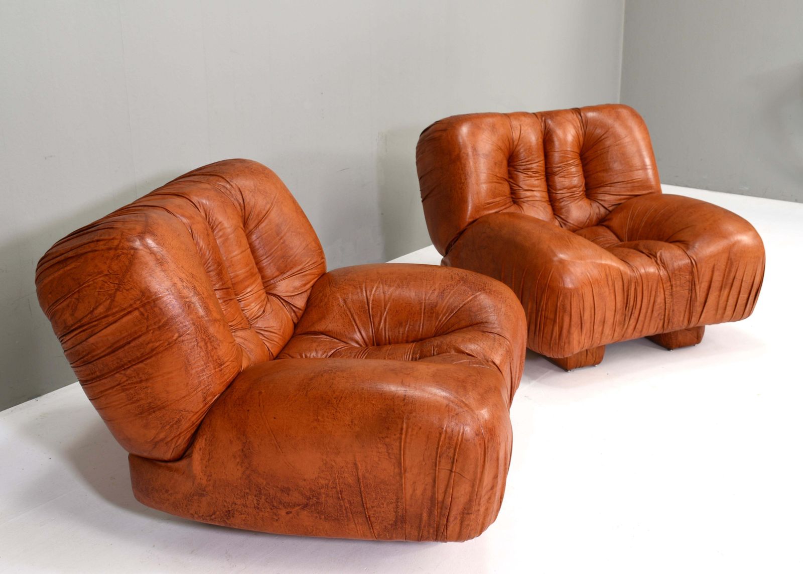 Rare Pair Of Lounge Chairs By Giuseppe Rossi Di Albizzate , Italy – 1970’s photo buy