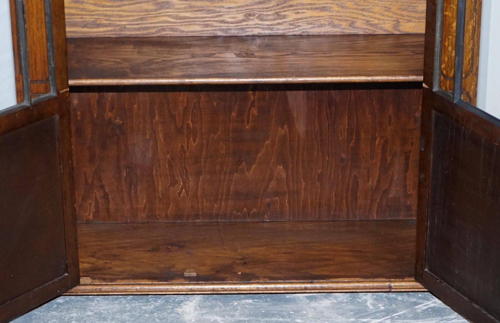 photo vinterior Antique Circa 1920's English Oak Art Deco Carved Bookcase Cabinet