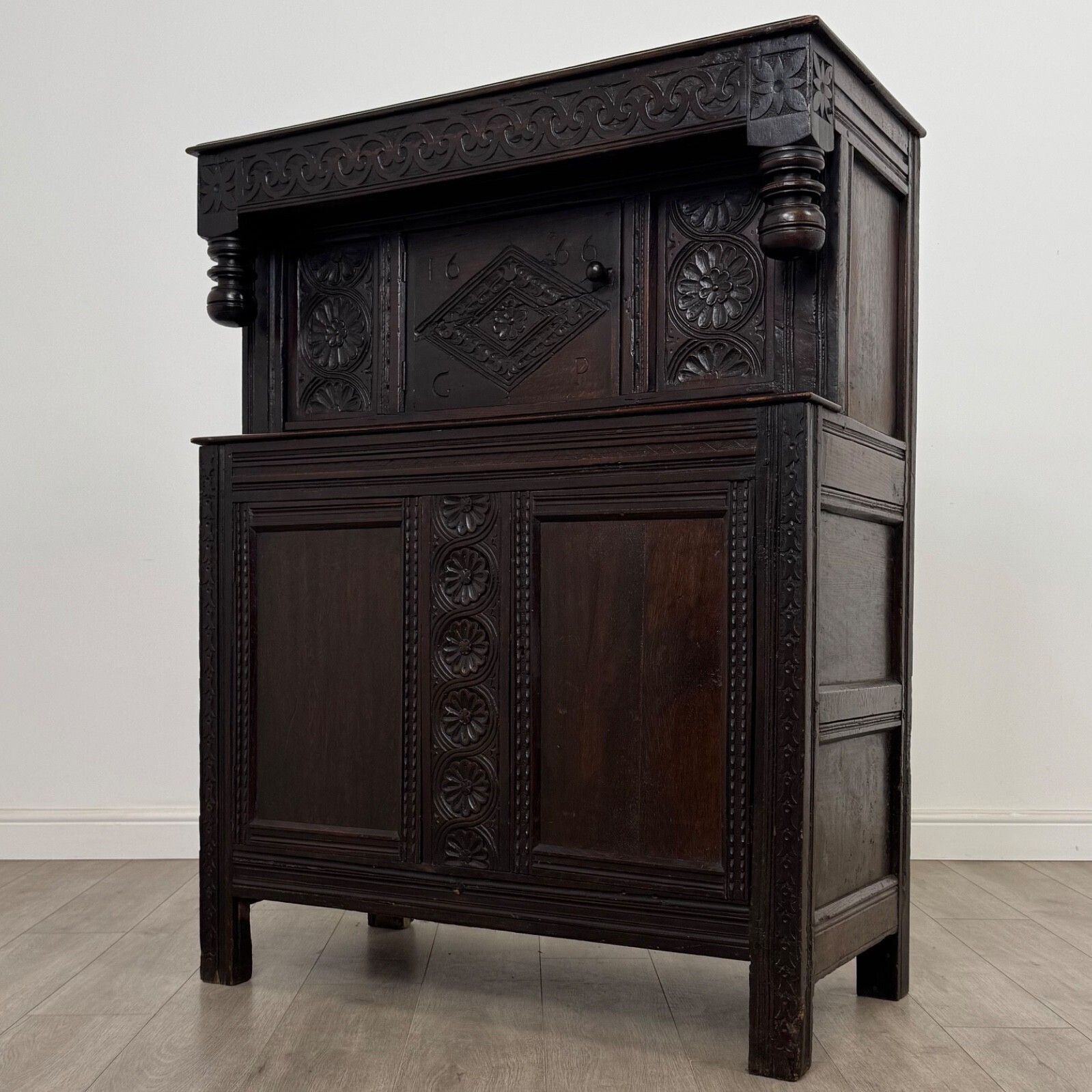Antique 18th Century Small Georgian Court Cupboard In Oak ( Af 5379 ) photo for sale