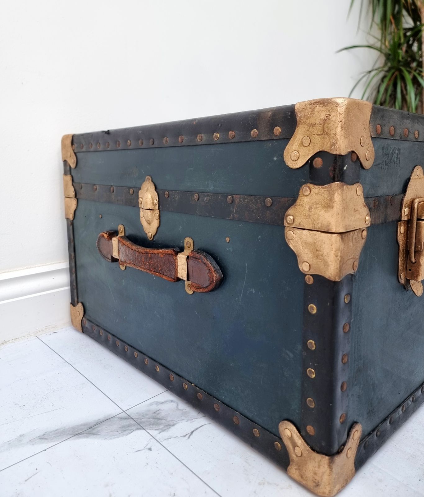 Antique Victor Luggage Travel Steamer Cabin Trunk  1910s photo Furniture