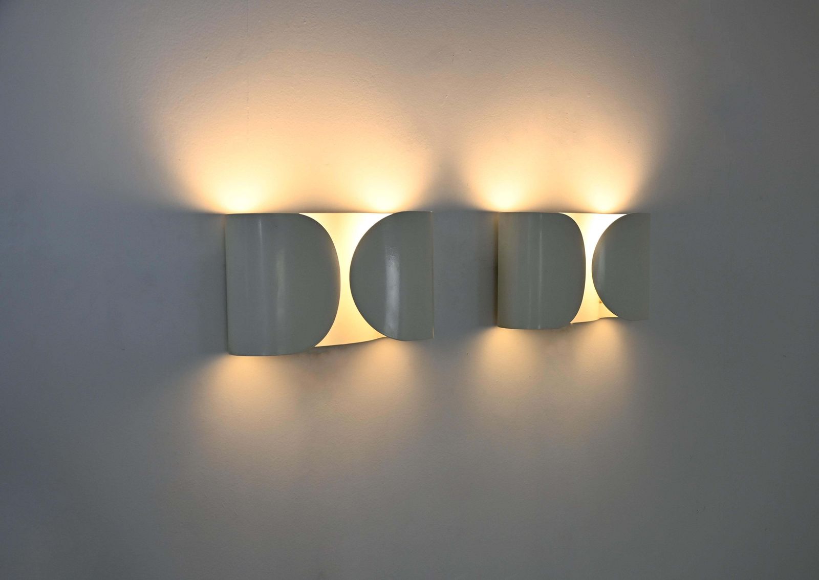 White Foglio Sconces By Tobia & Afra Scarpa For Flos, 1960s, Set Of 2 photo 782.0
