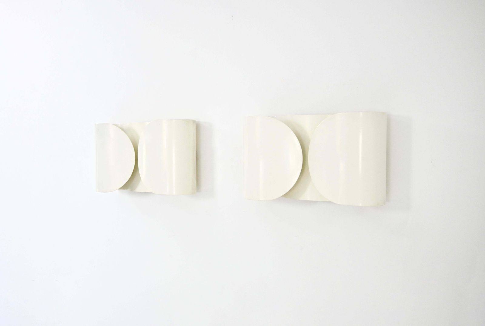 White Foglio Sconces By Tobia & Afra Scarpa For Flos, 1960s, Set Of 2 photo vinterior
