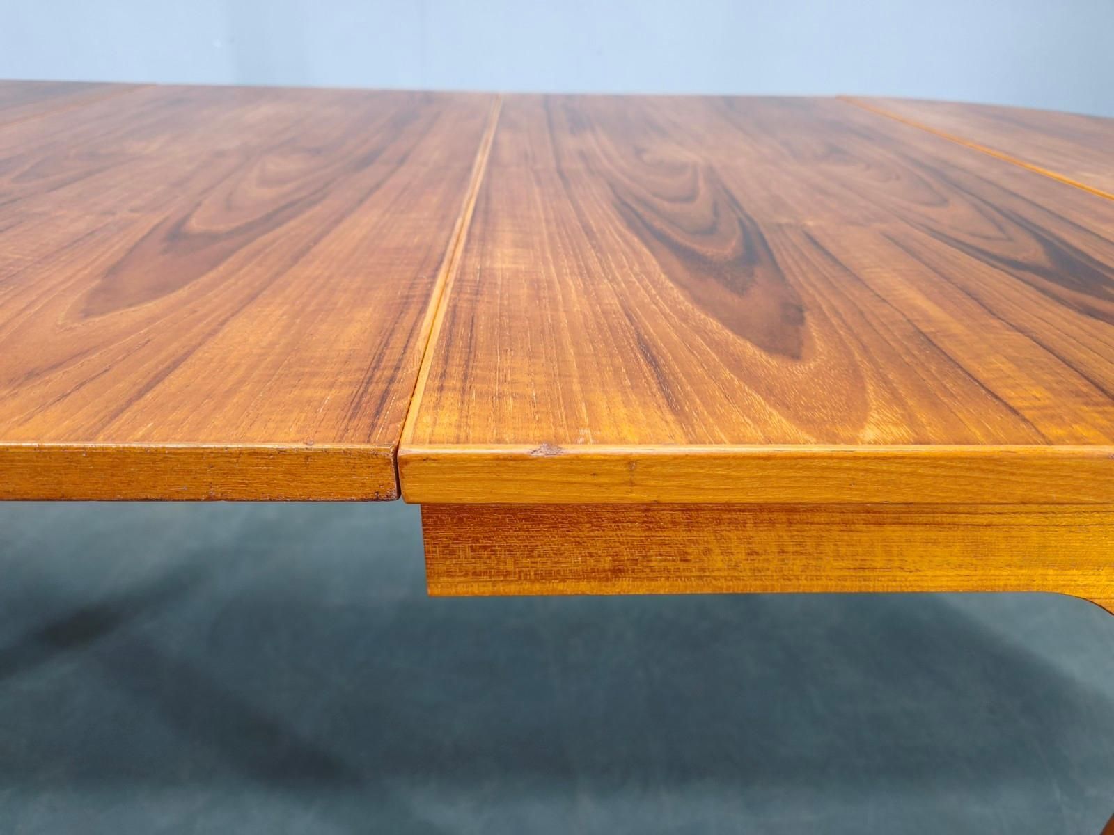 Meubels Deense mid-century teakhouten uitschuifbare eettafel, jaren 1960 photo