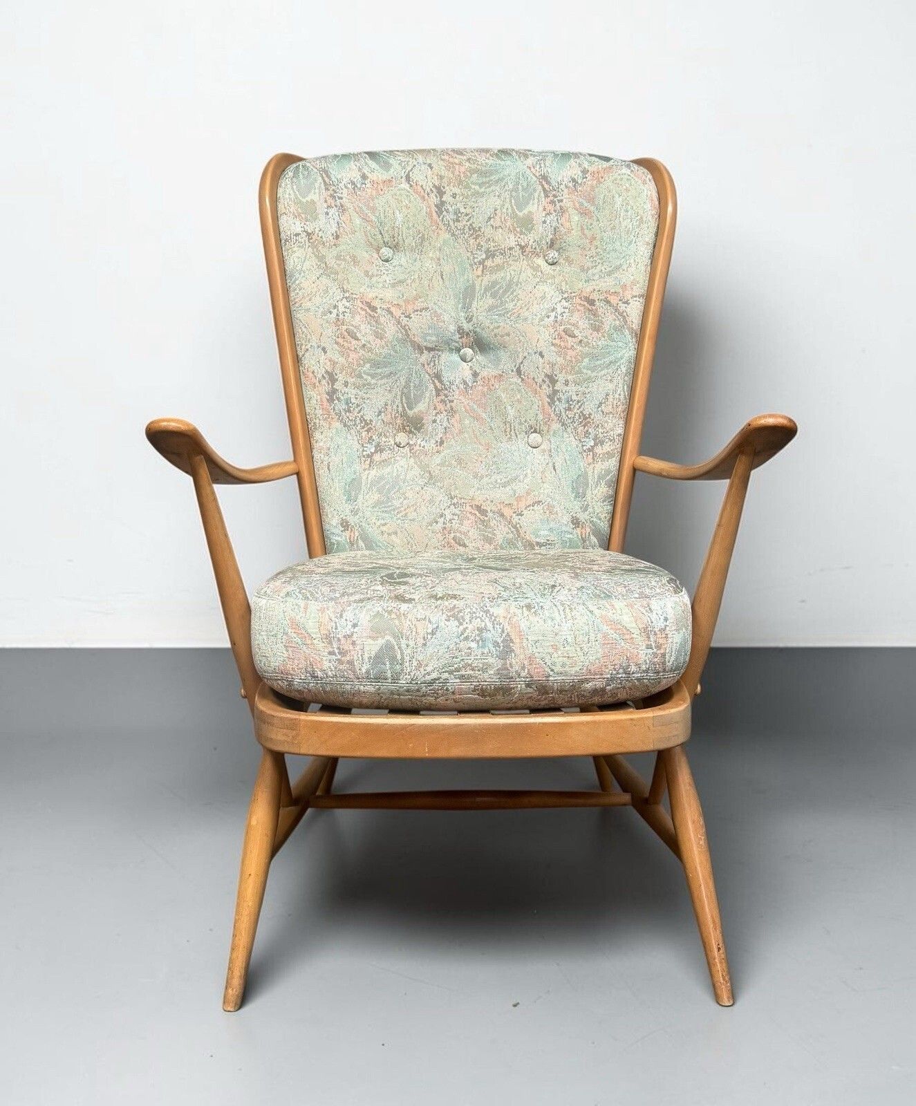 photo vintage Ercol Blonde Armchair Mid Century Retro C1960s Superior Quality