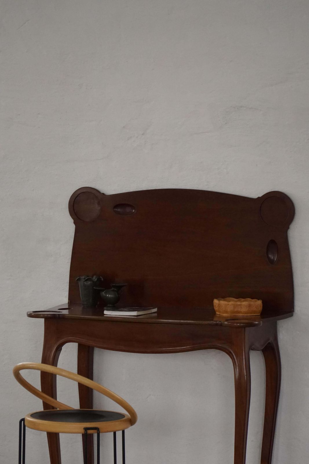 English 19th Century, Game Table In Mahogany With Fold Over Top & Cabriole Legs photo Furniture
