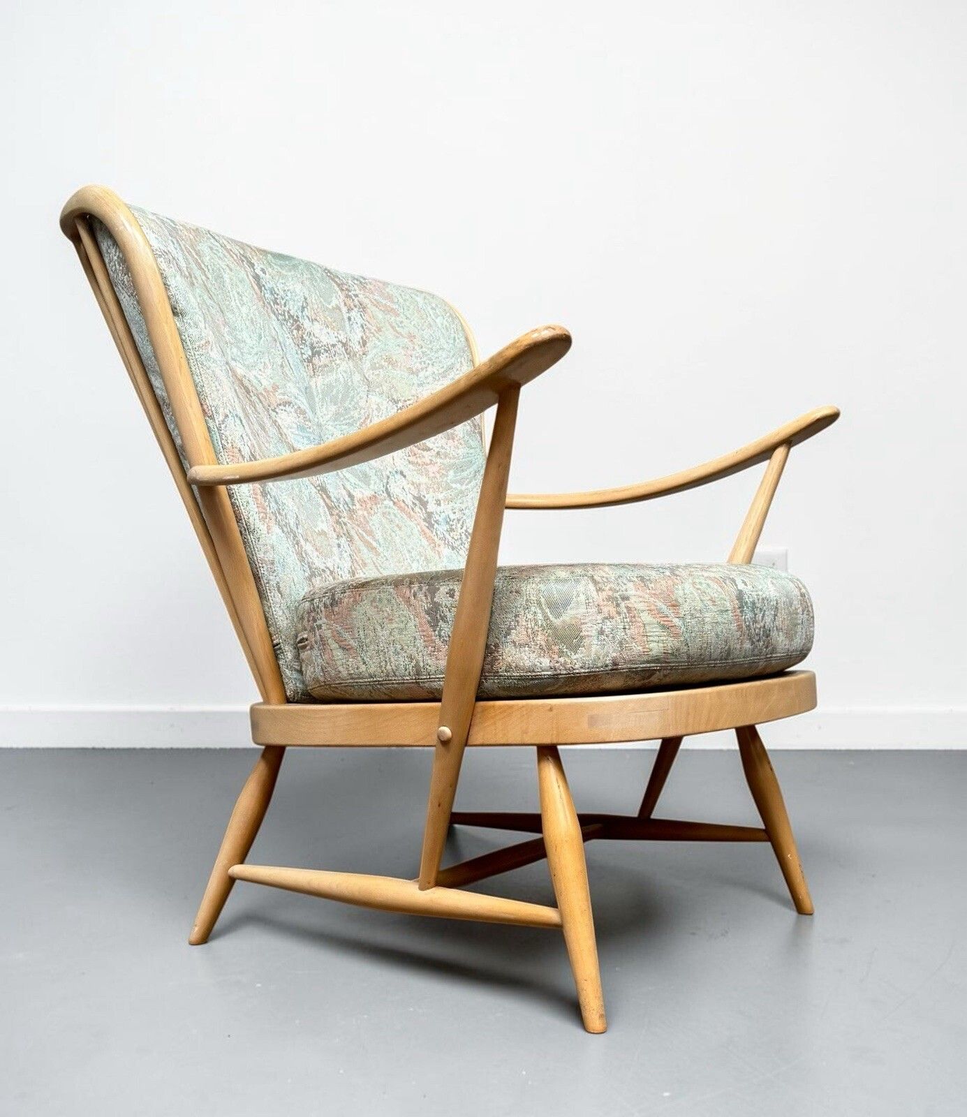 Ercol Blonde Windsor 203 Armchair Mid Century Retro C1960s Superior Quality