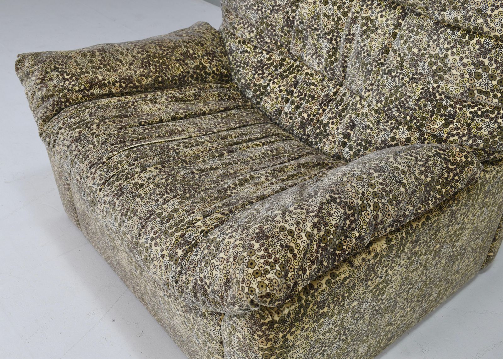 Ligne Roset 'Dainthus' Lounge Chair By Michel Ducaroy 'Liberty Of London' Fabric photo vinterior