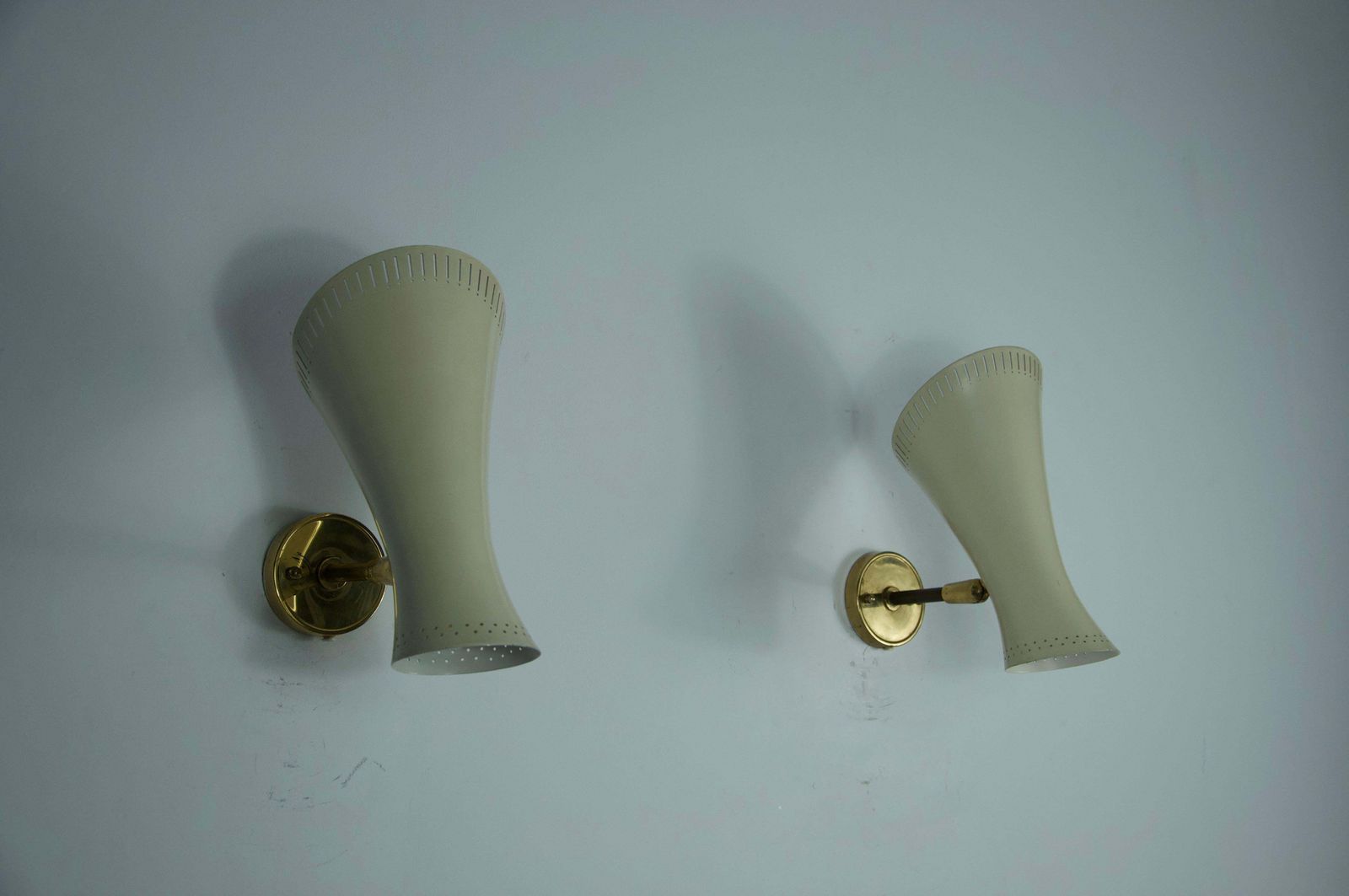 photo vintage Pair Of Mid Century Modern Brass Diabolo Wall Lamps, Germany, 1950s