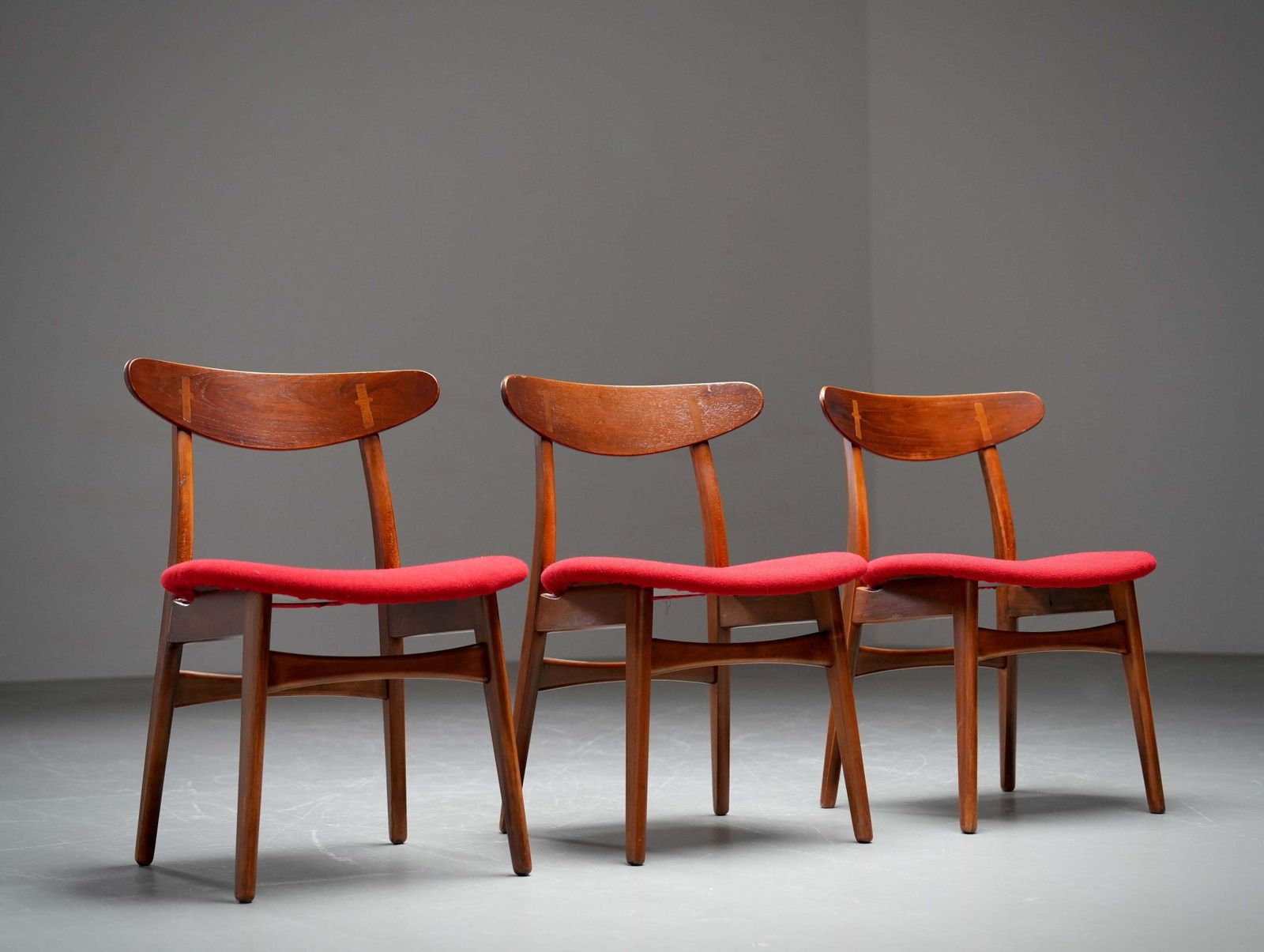 Set Van 3 Hans Wegner "Ch30" Stoelen, Denemarken, Jaren 1960 photo furniture