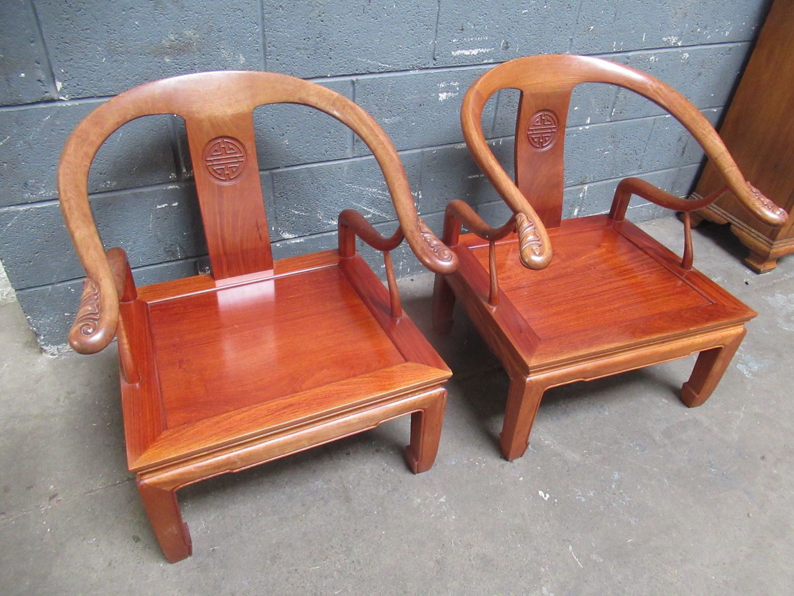 photo vintage A Pair Of Chinese   Hard Wood  Arm Chairs