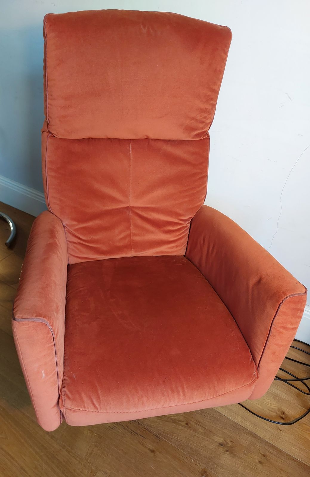 Leggett And Platt Designer Reclining Massage Chair photo vinterior