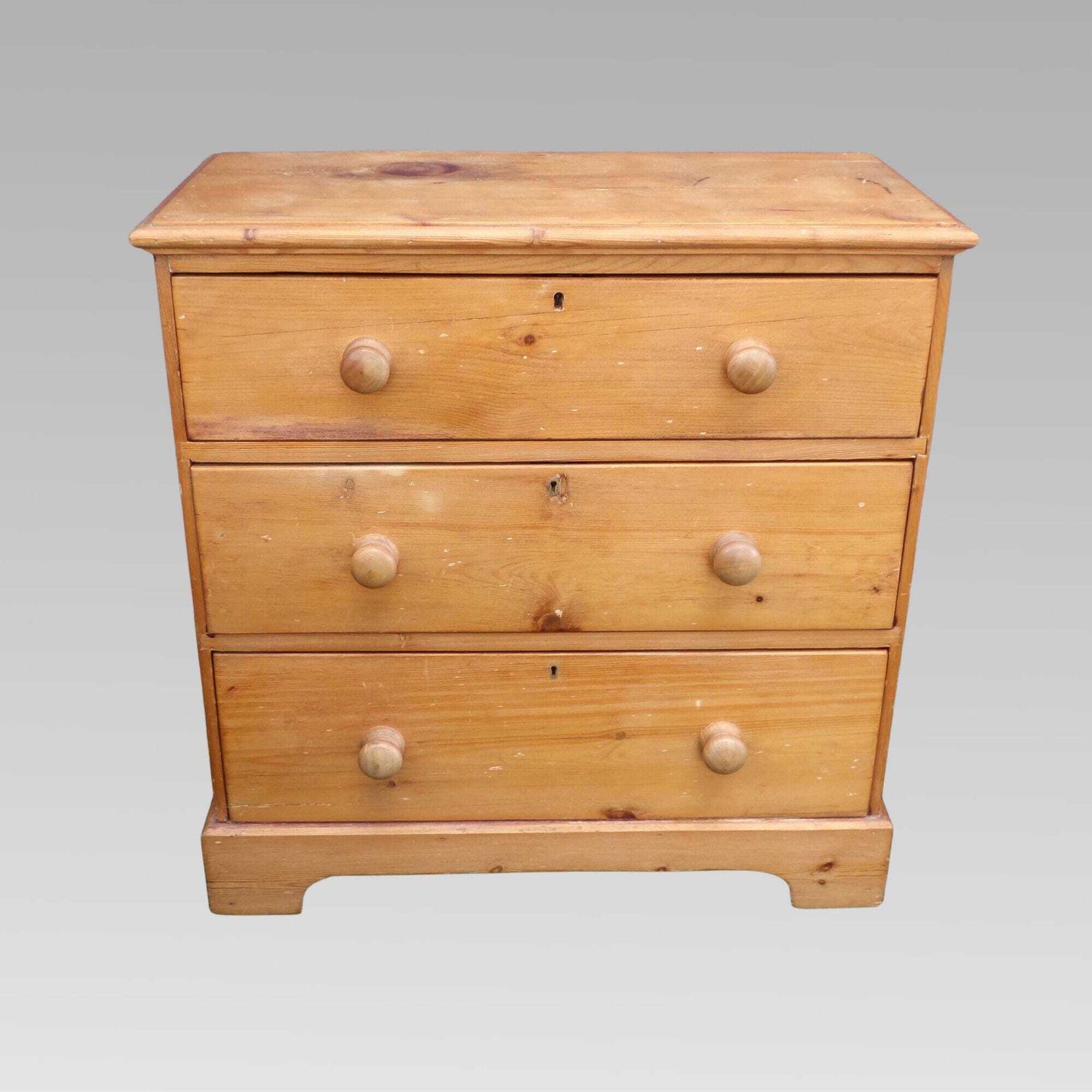 Charming Antique 19th Century Victorian Pine Chest Of Drawers.