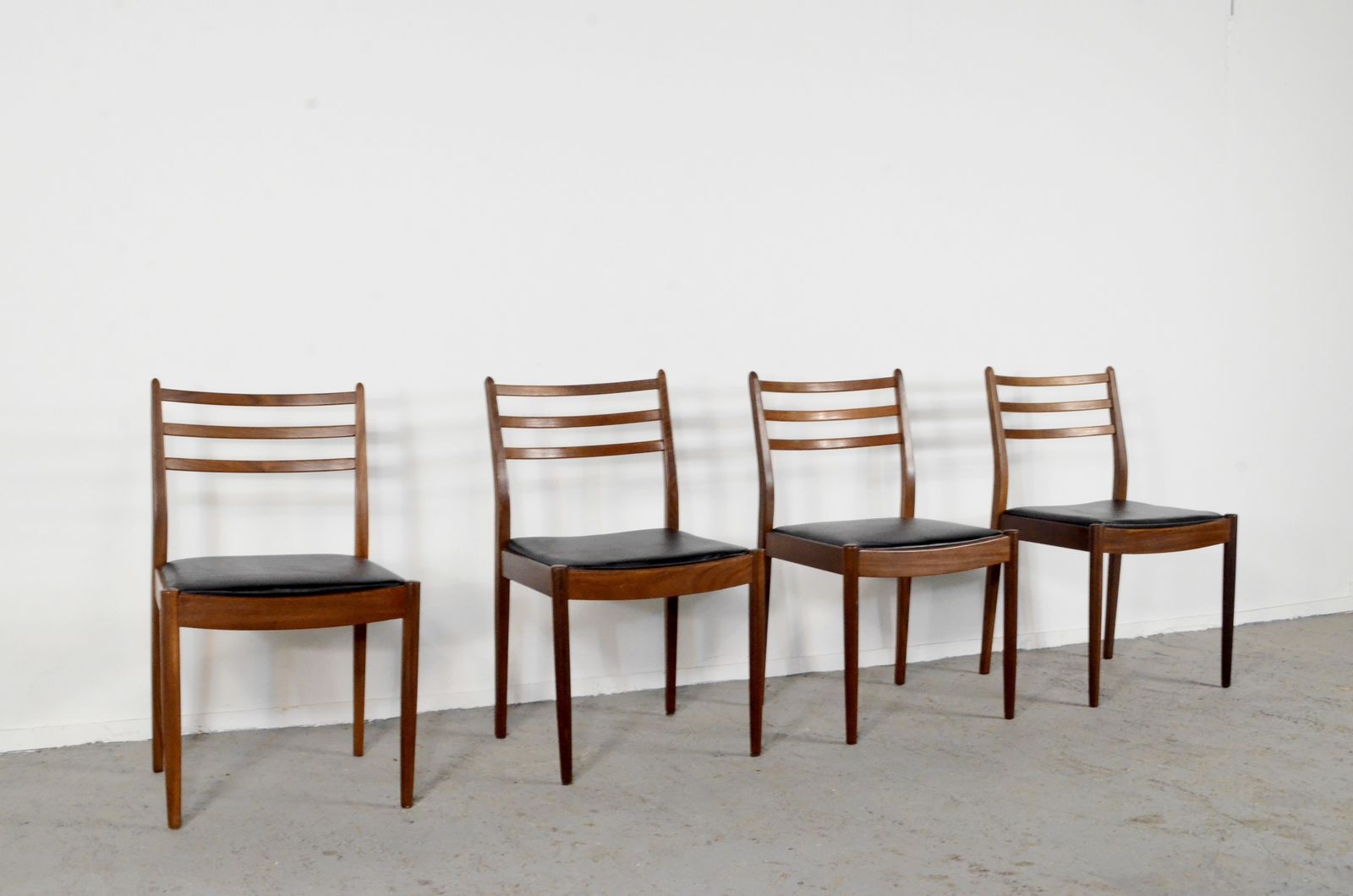 Set Of 4 Midcentury Teak And Leatherette Chairs By G Plan. Delivery. Vintage Modern / Danish Style. photo Furniture