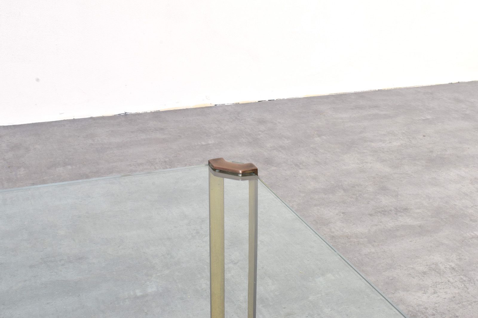 photo furniture Hollywood Regency Brass And Glass Coffee Tables By Peter Ghyczy, 1970s, Set Of 2