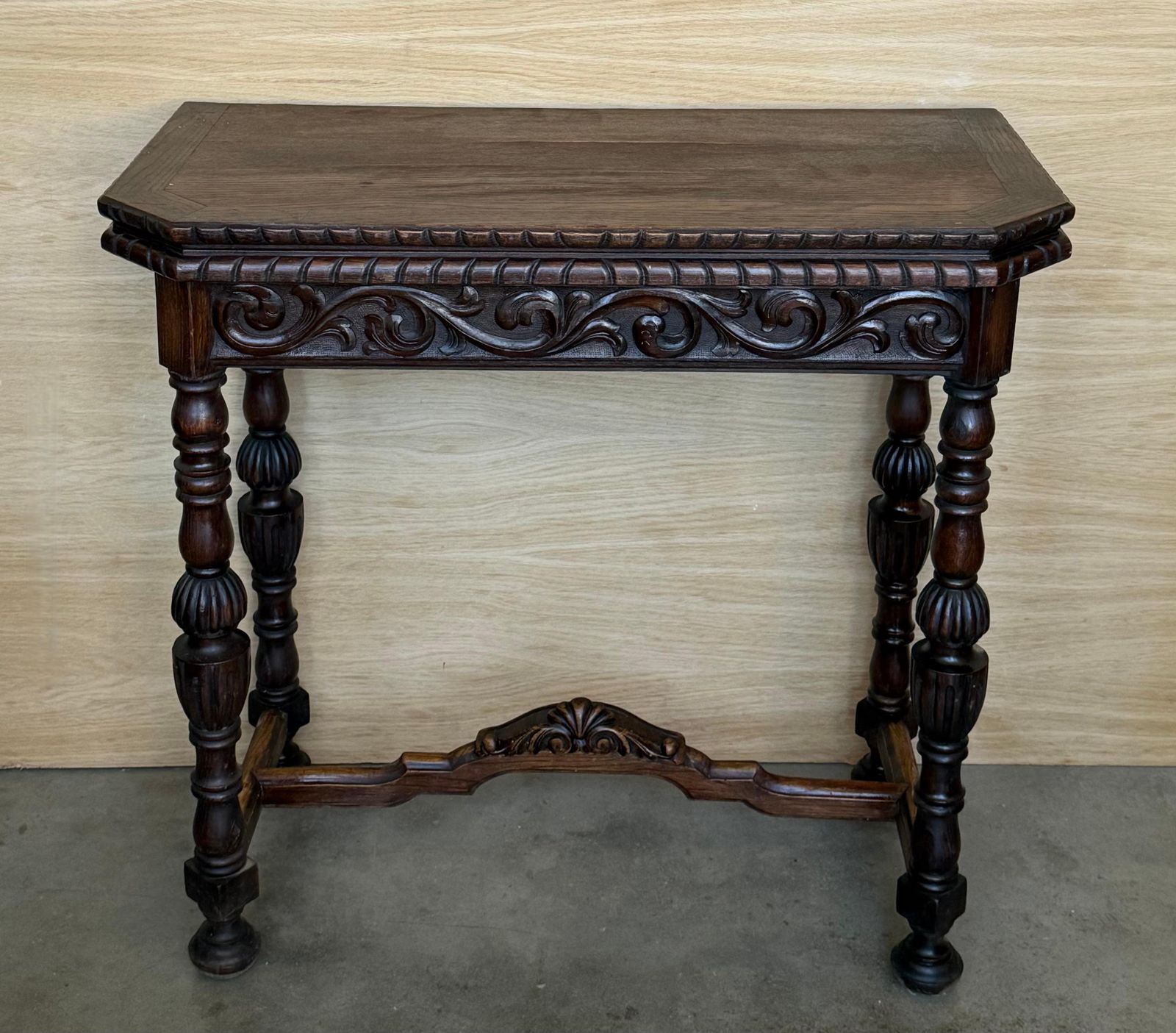 Table à jouer espagnole sculptée à la main, avec montures en bronze, XIXe siècle photo furniture