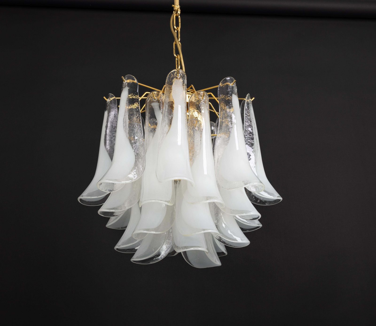 photo vintage Stunning Large Murano Glass Petals Chandelier Italy, 1980s