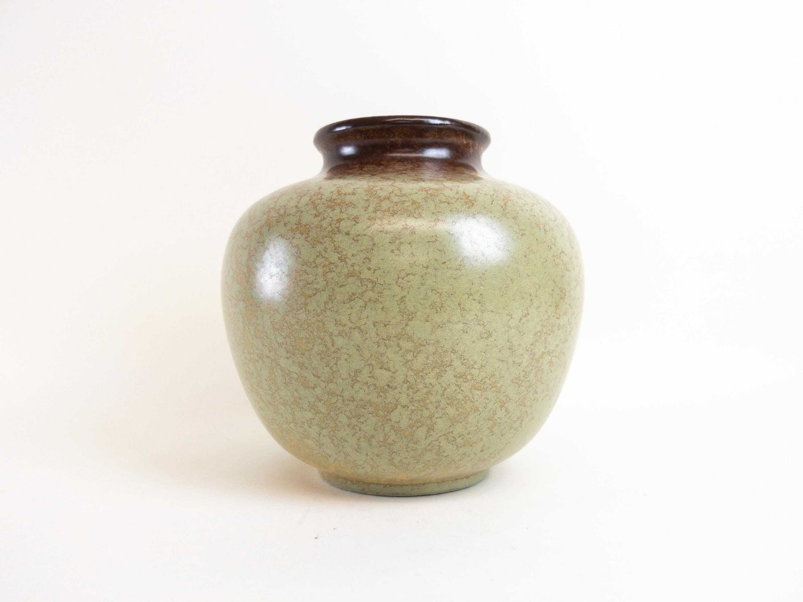 photo buy Large Carstens Uffrecht Vase   Art Deco 1930s Mint Speckled Classic Vase