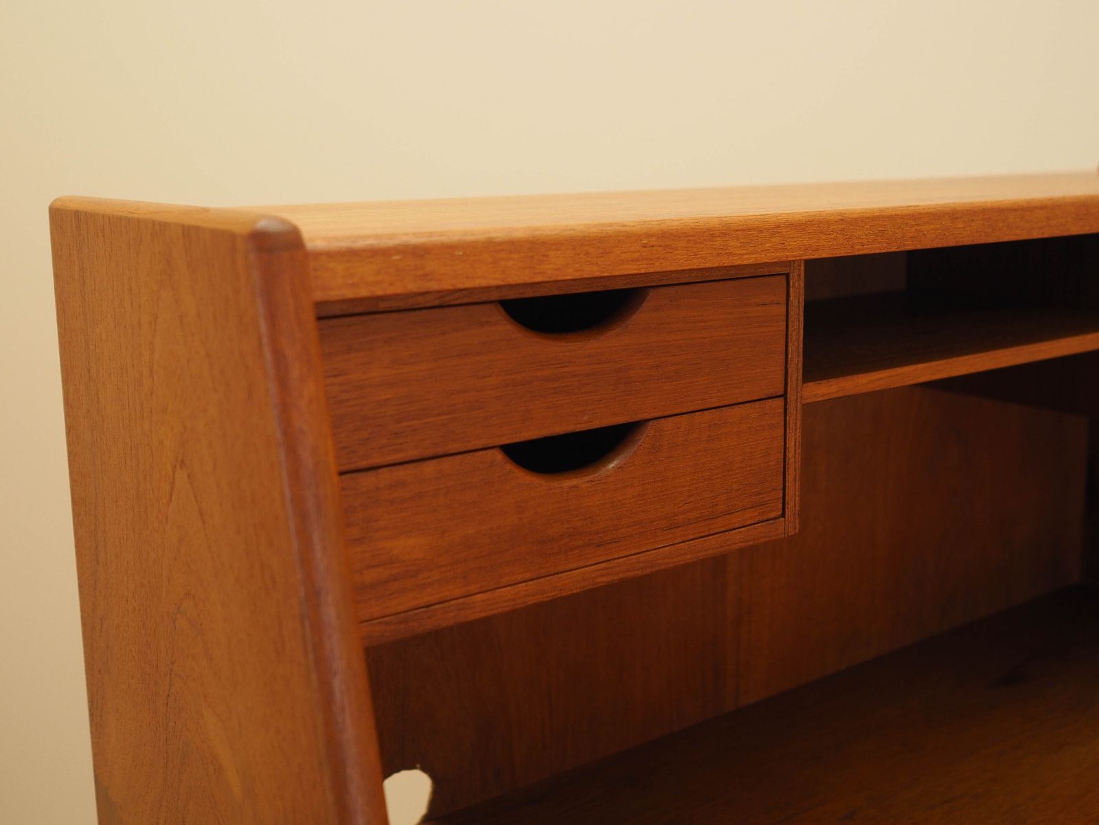 photo vintage Teakhouten Secretaire, Deens Design, Jaren 1960, Ontwerper: Arne Wahl Iversen, Fabrikant: Vinde Møbelfabrik