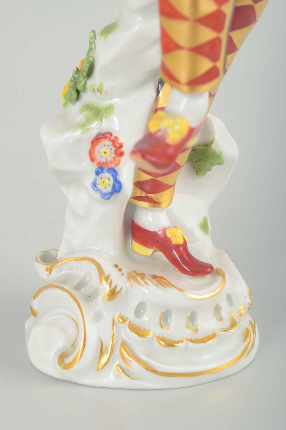 Meissen. Porcelain Figure Of “Harlequin” In A Classic Commedia Dell’arte Costume photo 1447.0