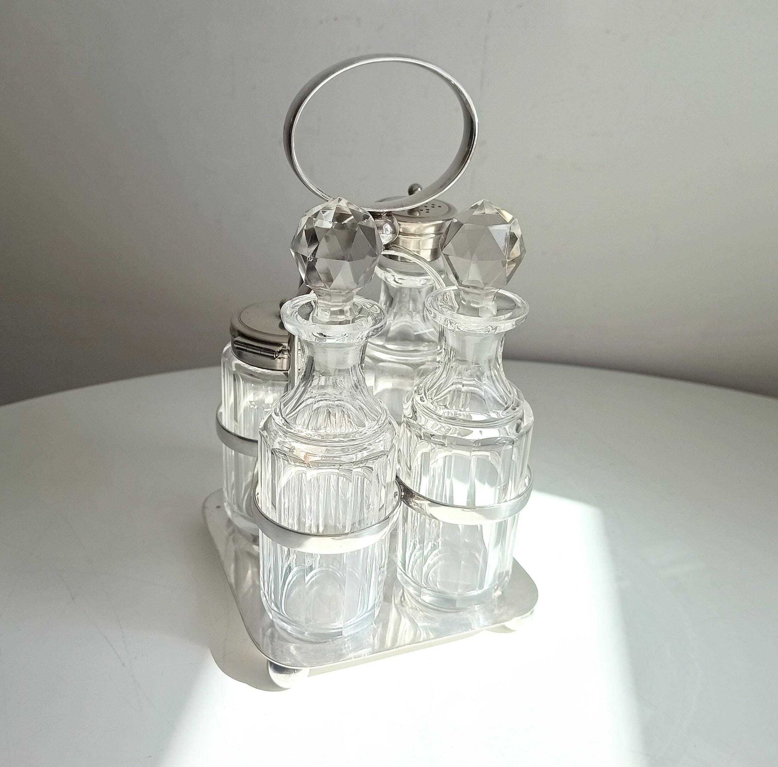 Georgian Style Silver Plate Cruet Stand & 4 Cut Glass Condiment Bottles, England photo Home Decor