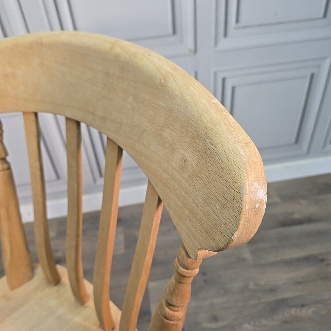 photo vinterior Antique Wooden Farmhouse Chairs   Victorian Style Turned Country Windsor  Solid