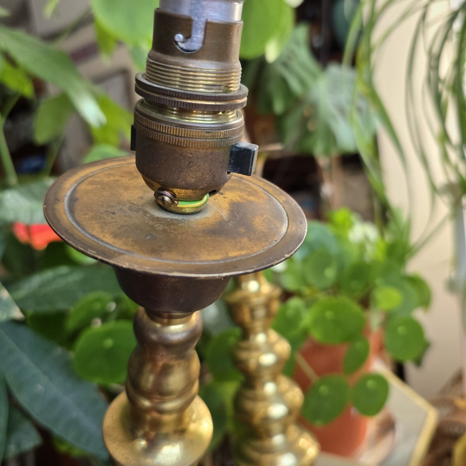 photo vinterior Vintage Brass Bobbin Church Table Lamps X 2 Made In Japan Rare Country House