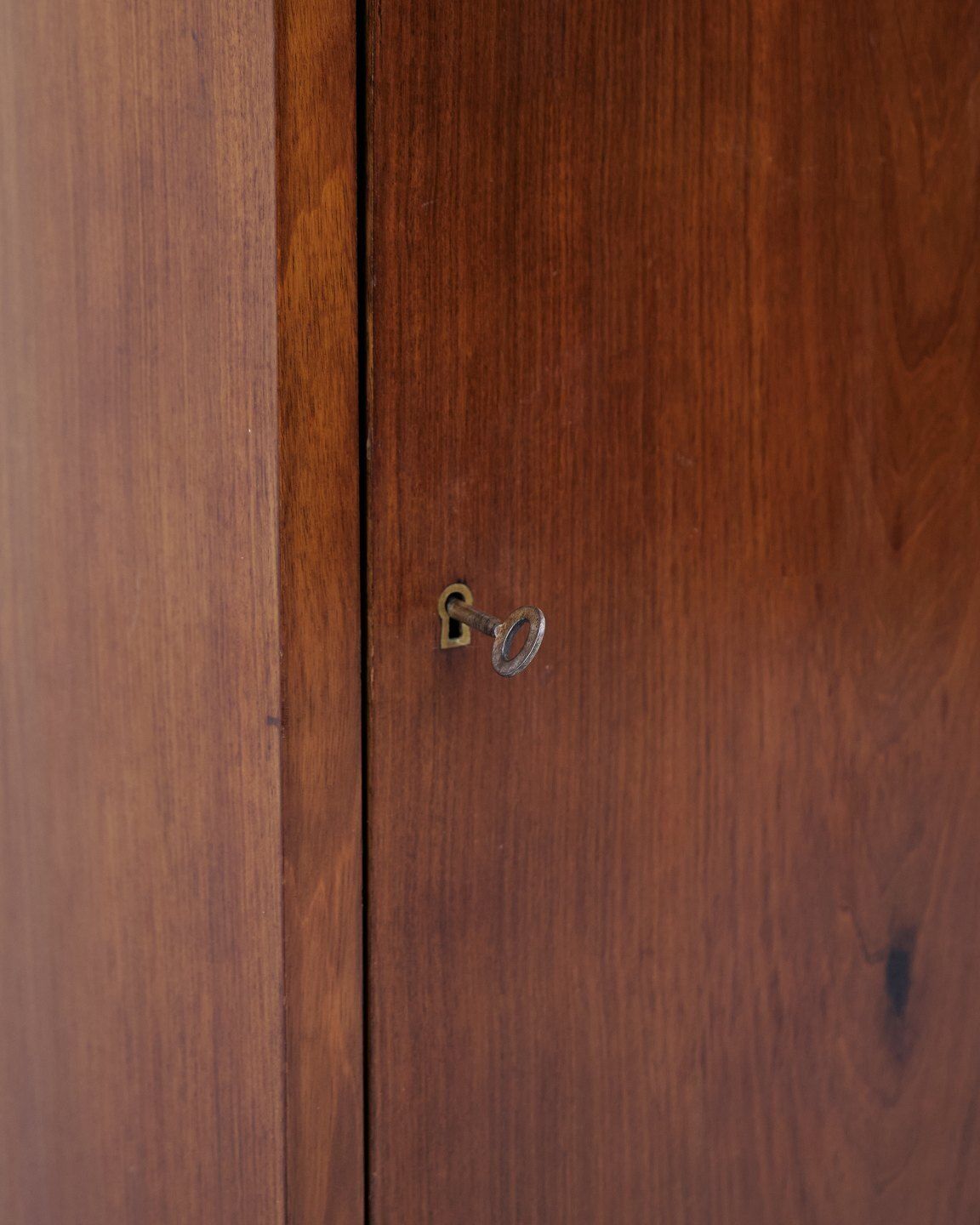 Set Of 2 Bedside Tables In Mahogany, 1920s. photo vinterior